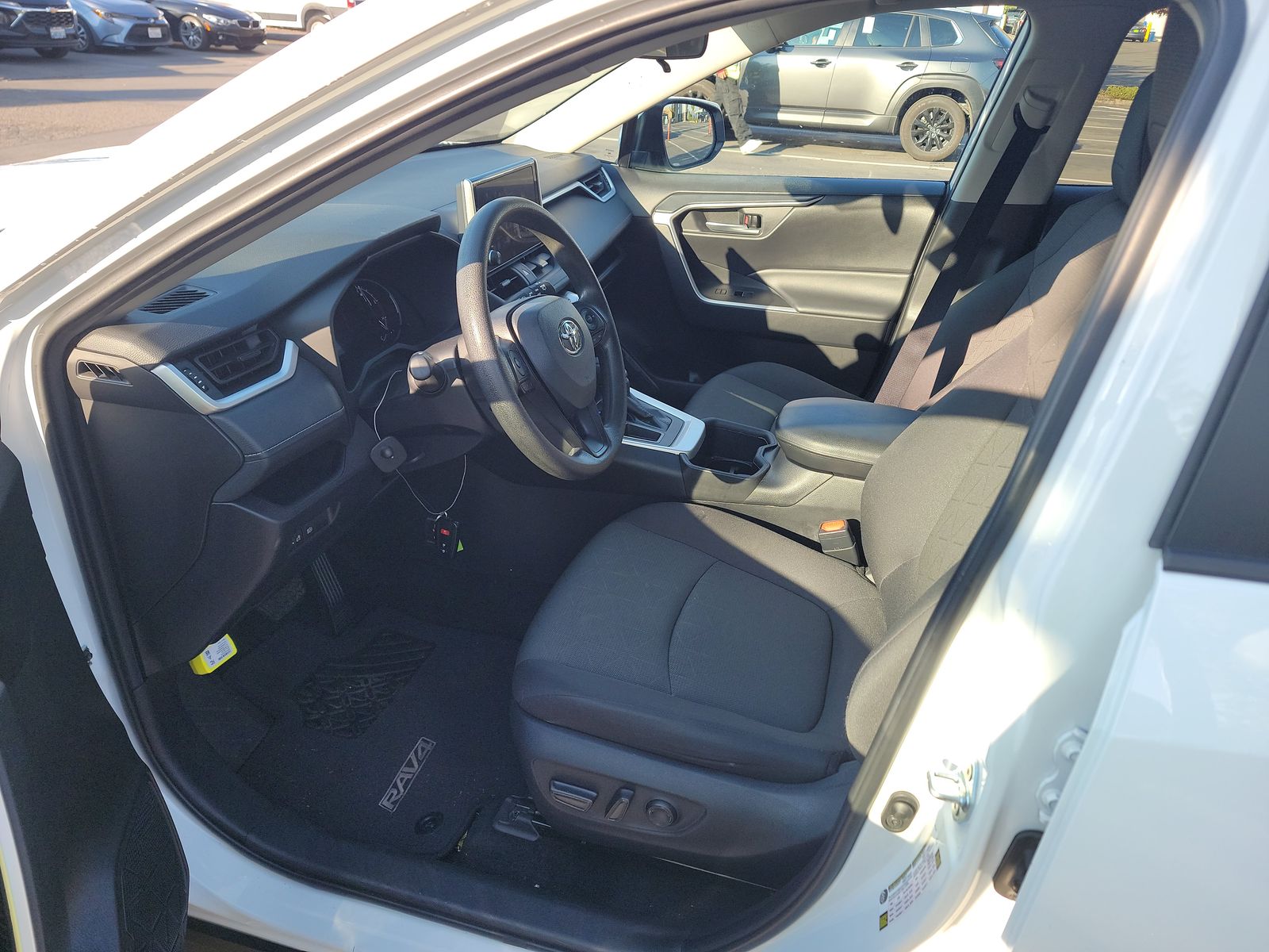 2024 Toyota RAV4 XLE FWD