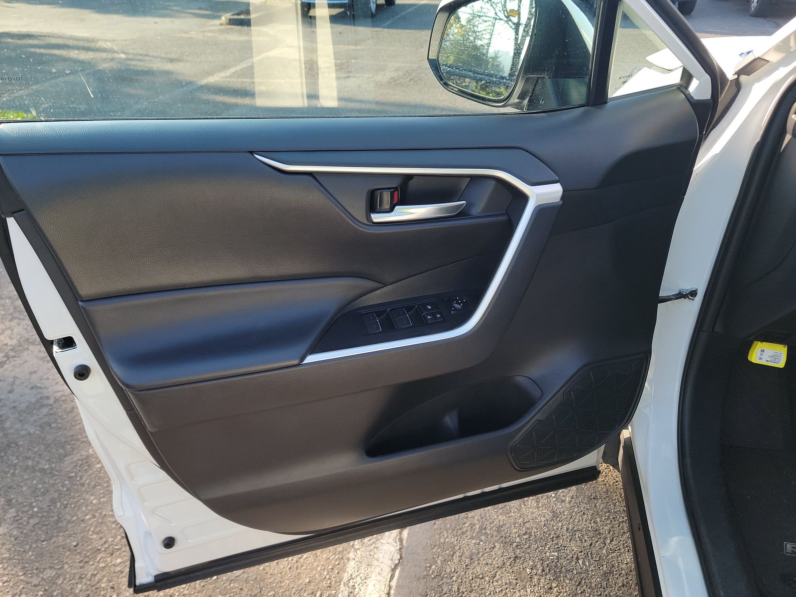 2024 Toyota RAV4 XLE FWD