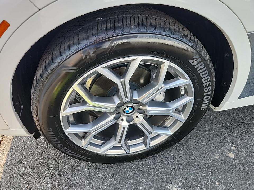 2022 BMW X7 xDrive40i AWD