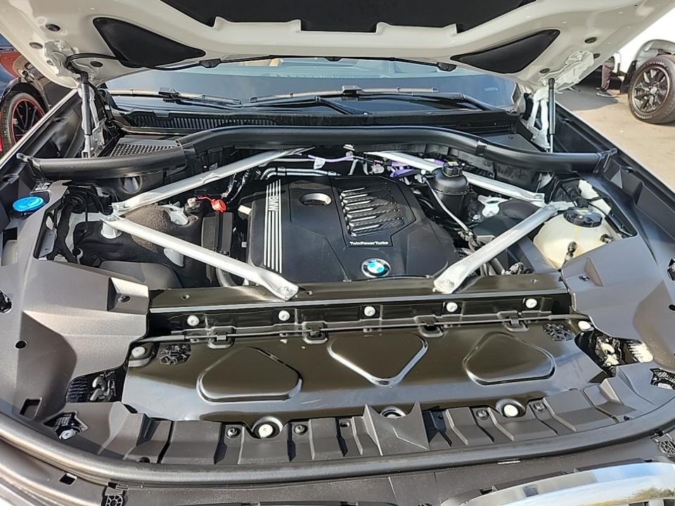 2022 BMW X7 xDrive40i AWD