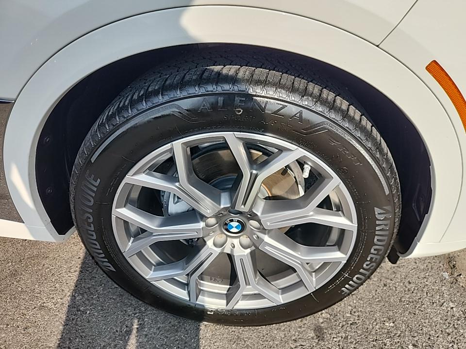 2022 BMW X7 xDrive40i AWD