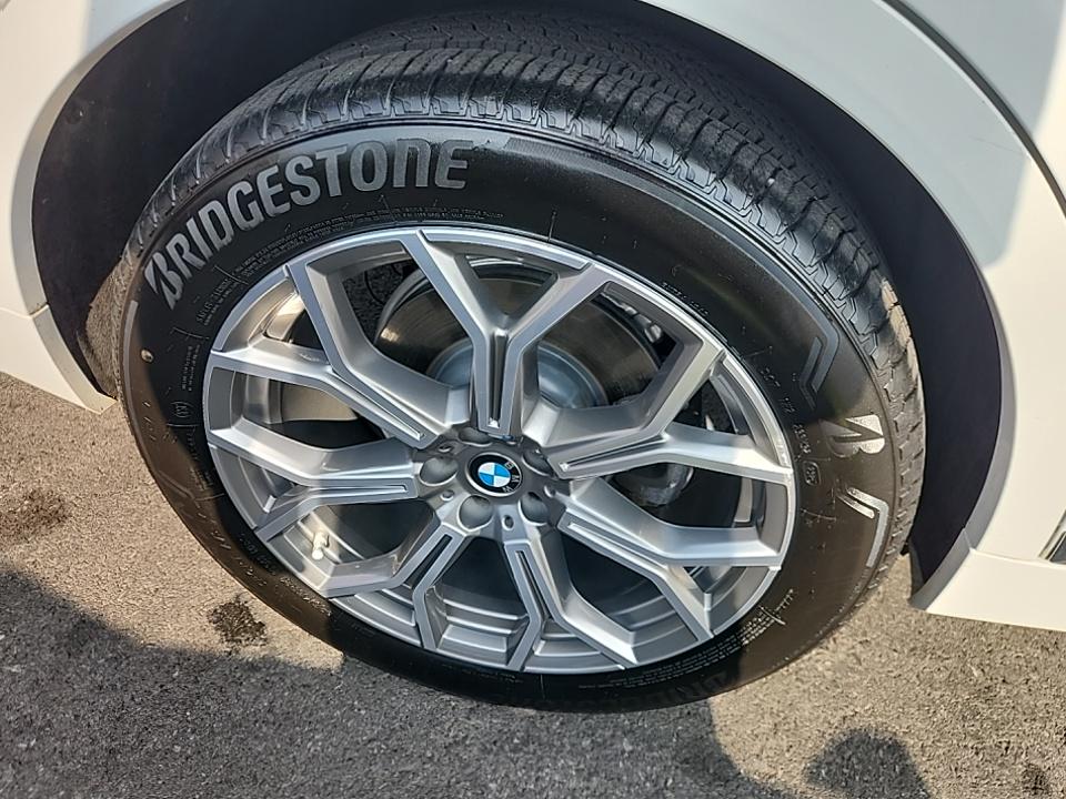 2022 BMW X7 xDrive40i AWD