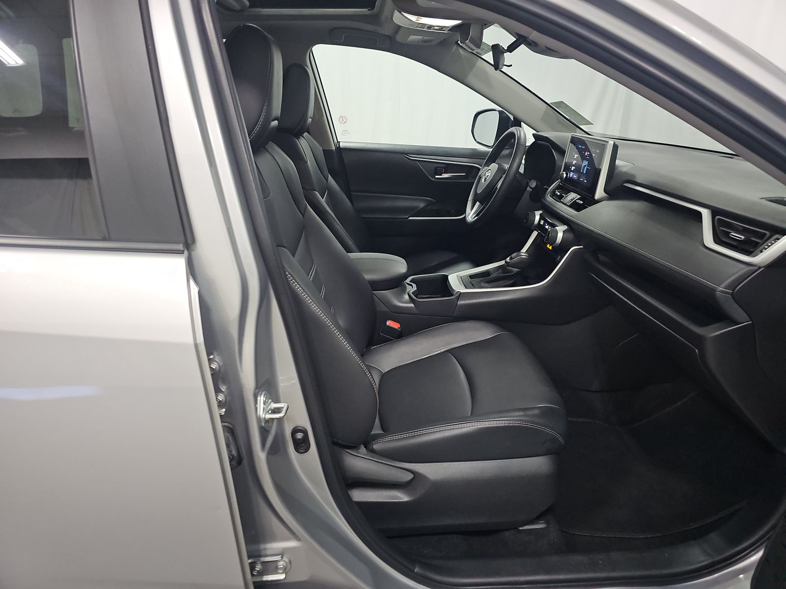 2024 Toyota RAV4 XLE Premium FWD