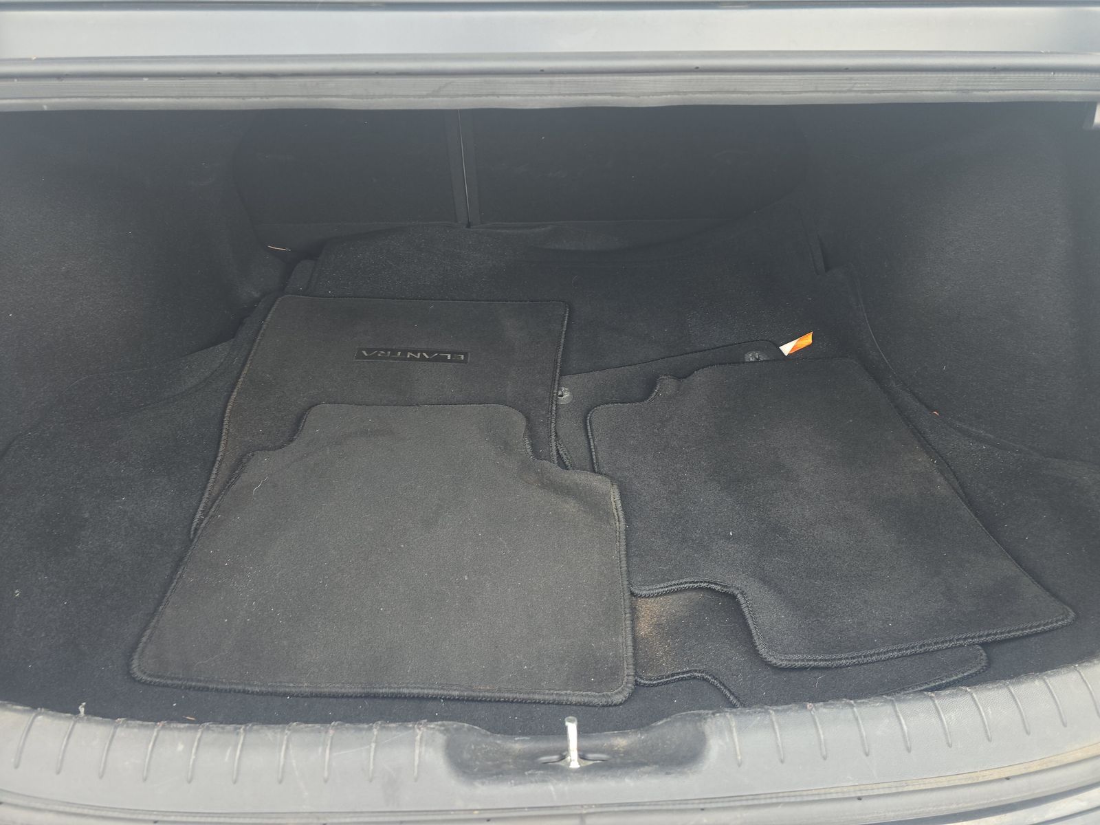 2023 Hyundai Elantra Limited FWD