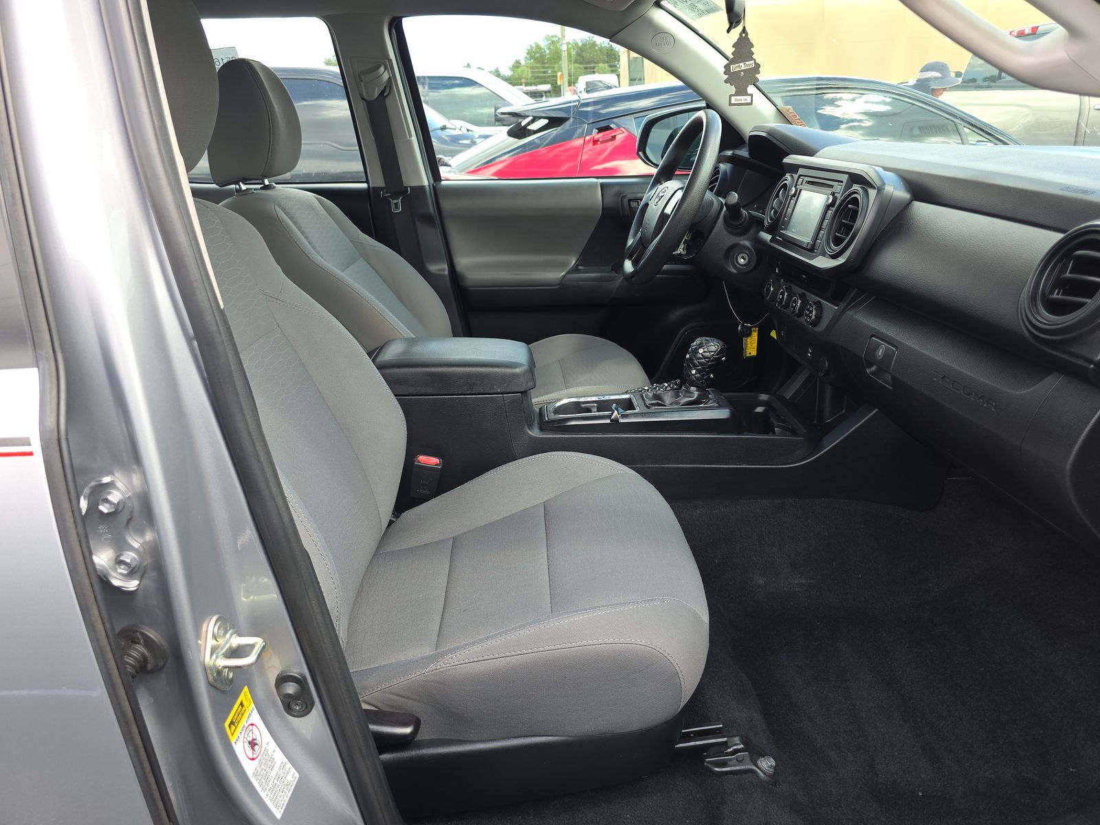 2017 Toyota Tacoma SR AWD