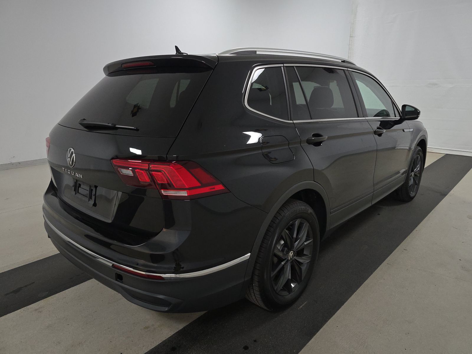 2024 Volkswagen Tiguan 2.0T SE FWD