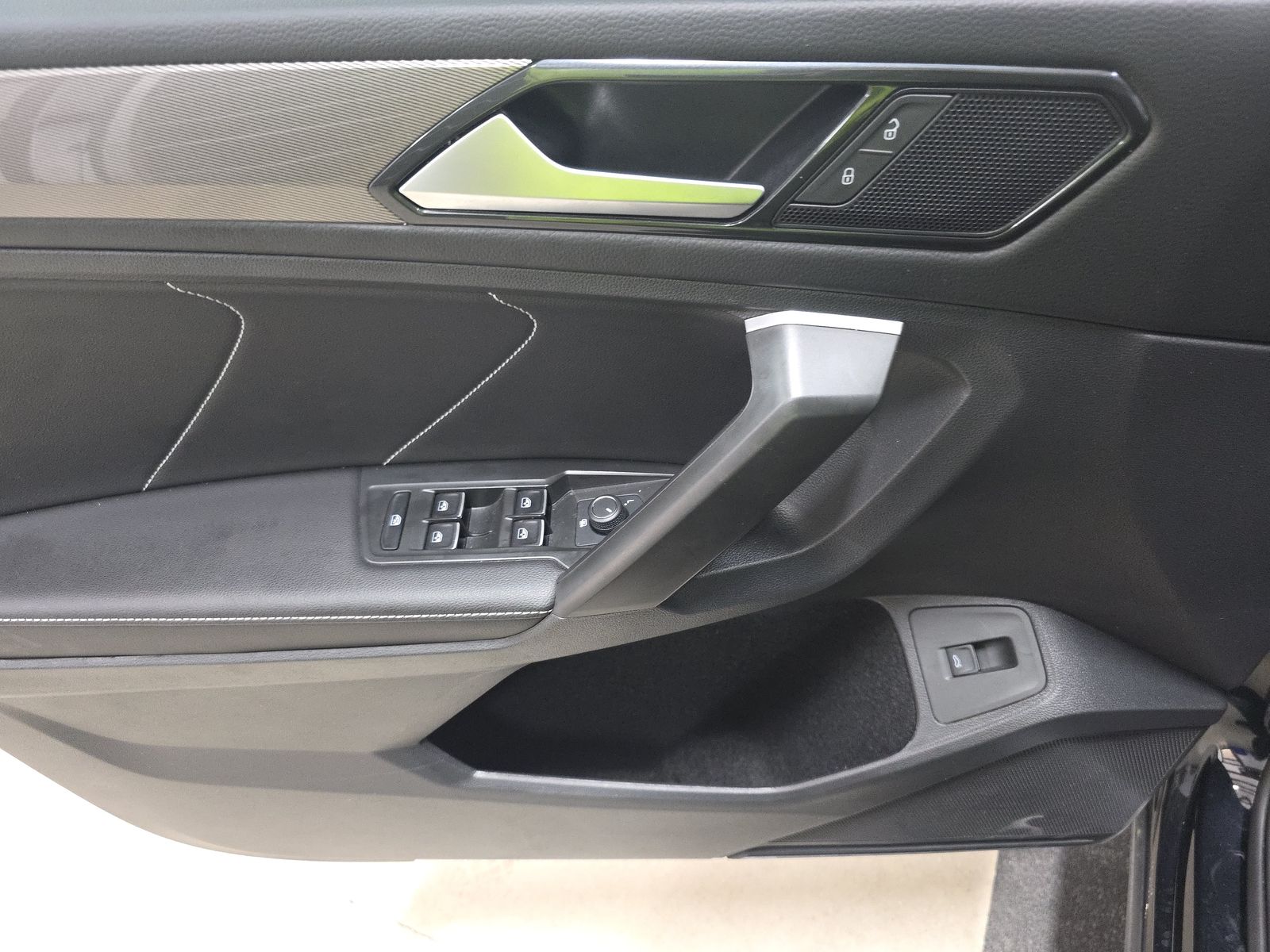 2024 Volkswagen Tiguan 2.0T SE FWD