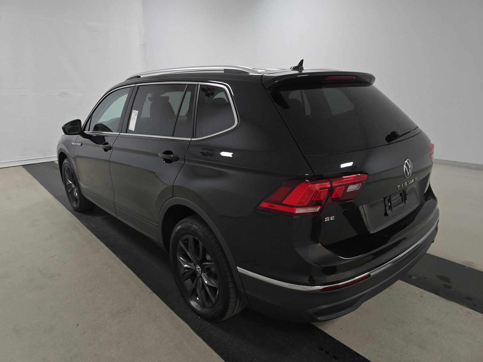 2024 Volkswagen Tiguan 2.0T SE FWD