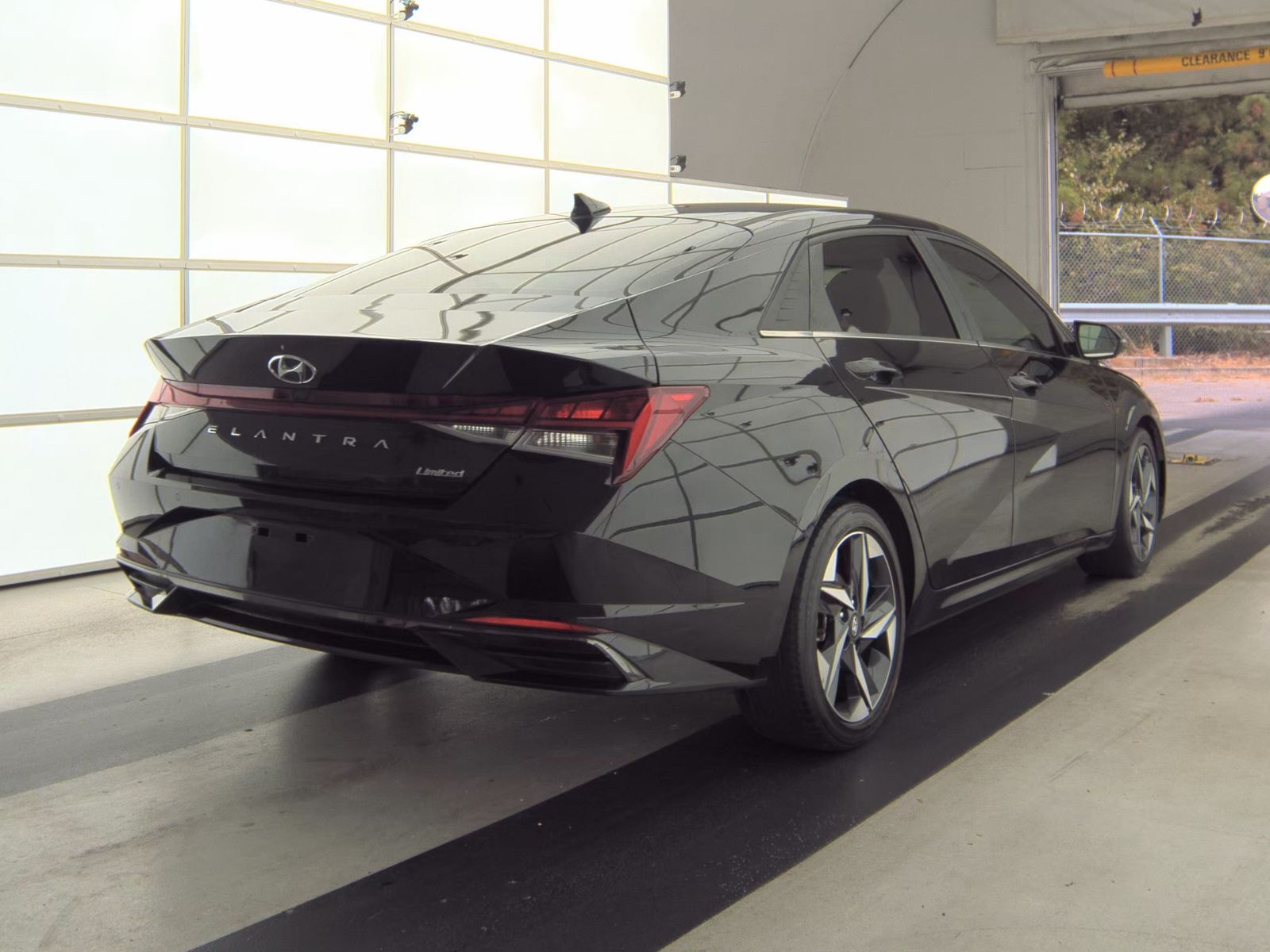 2023 Hyundai Elantra Limited FWD