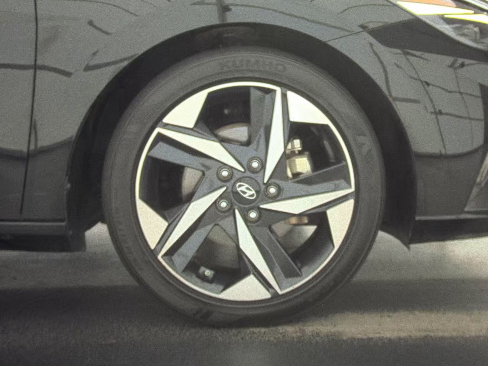 2023 Hyundai Elantra Limited FWD