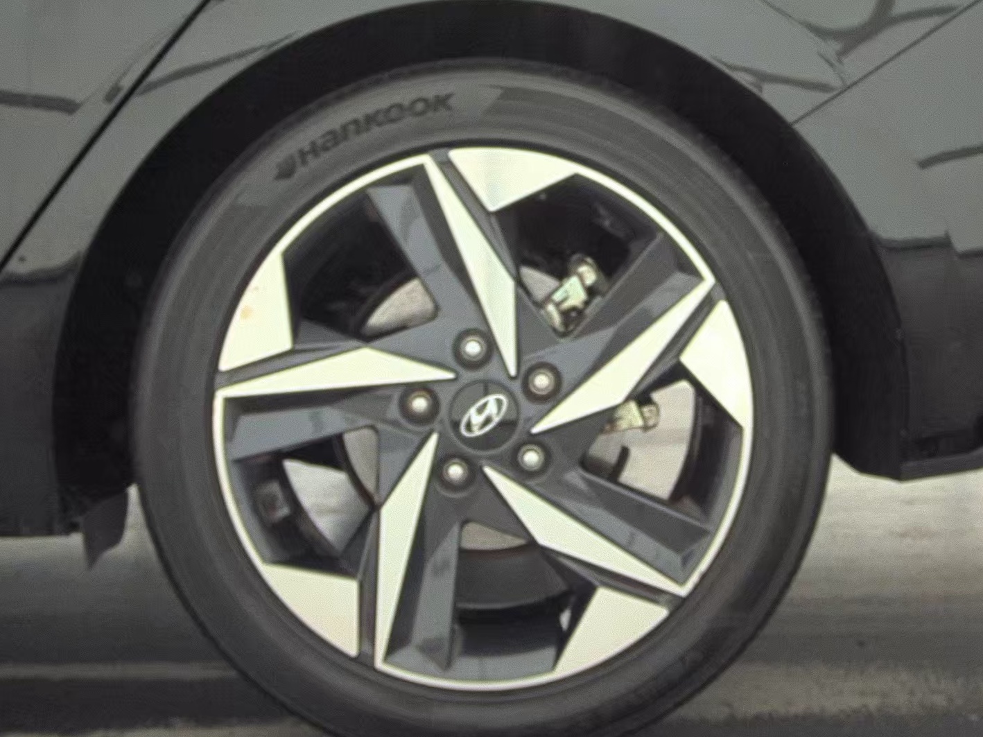 2023 Hyundai Elantra Limited FWD