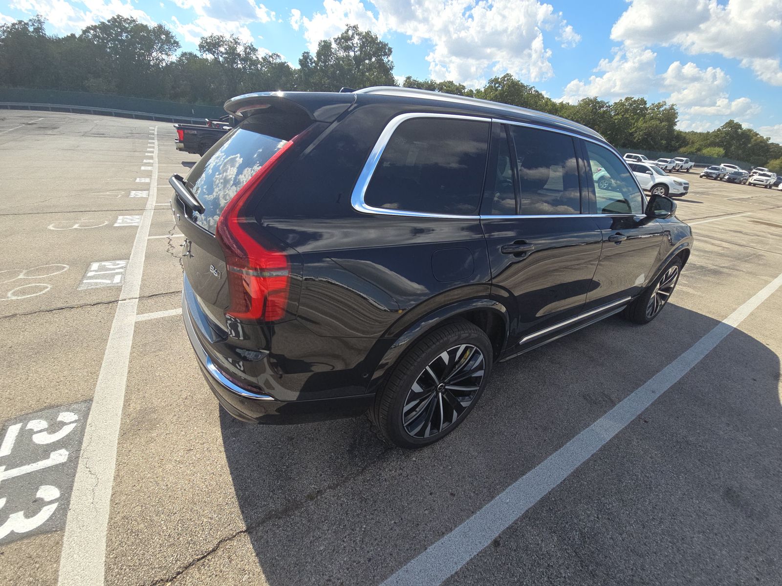 2025 Volvo XC90 B6 Plus AWD