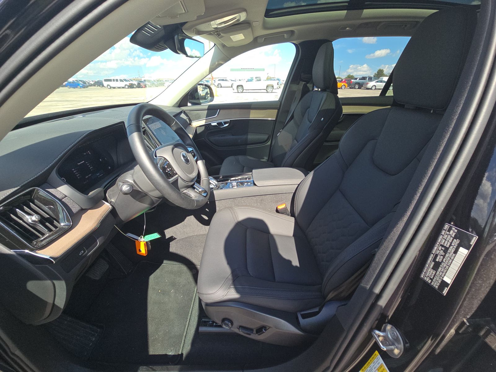 2025 Volvo XC90 B6 Plus AWD