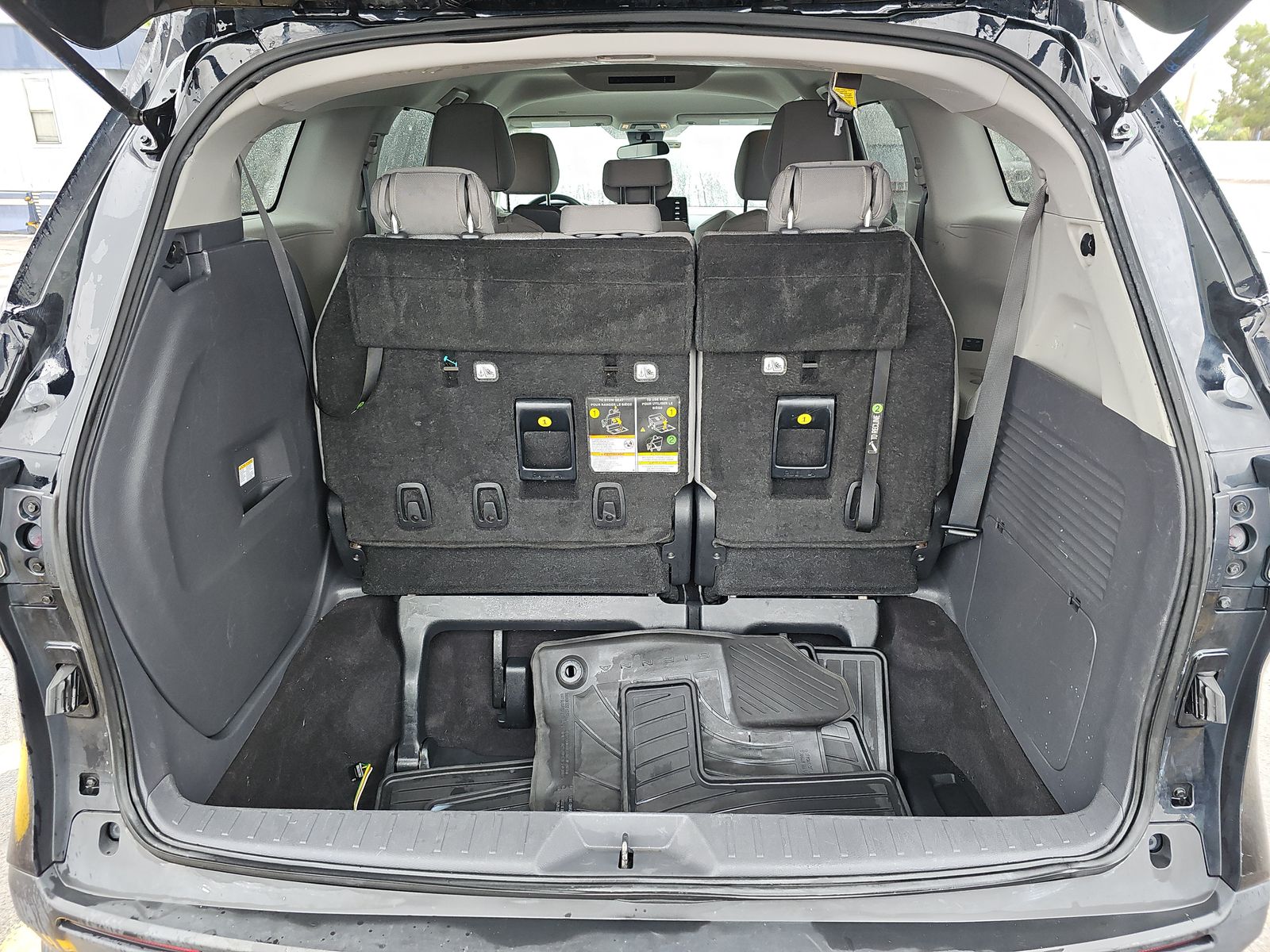 2022 Toyota Sienna LE AWD