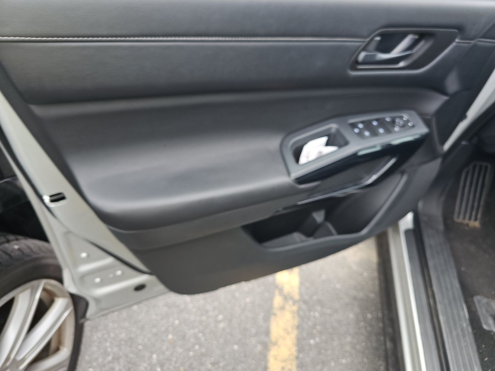 2024 Nissan Pathfinder SV FWD