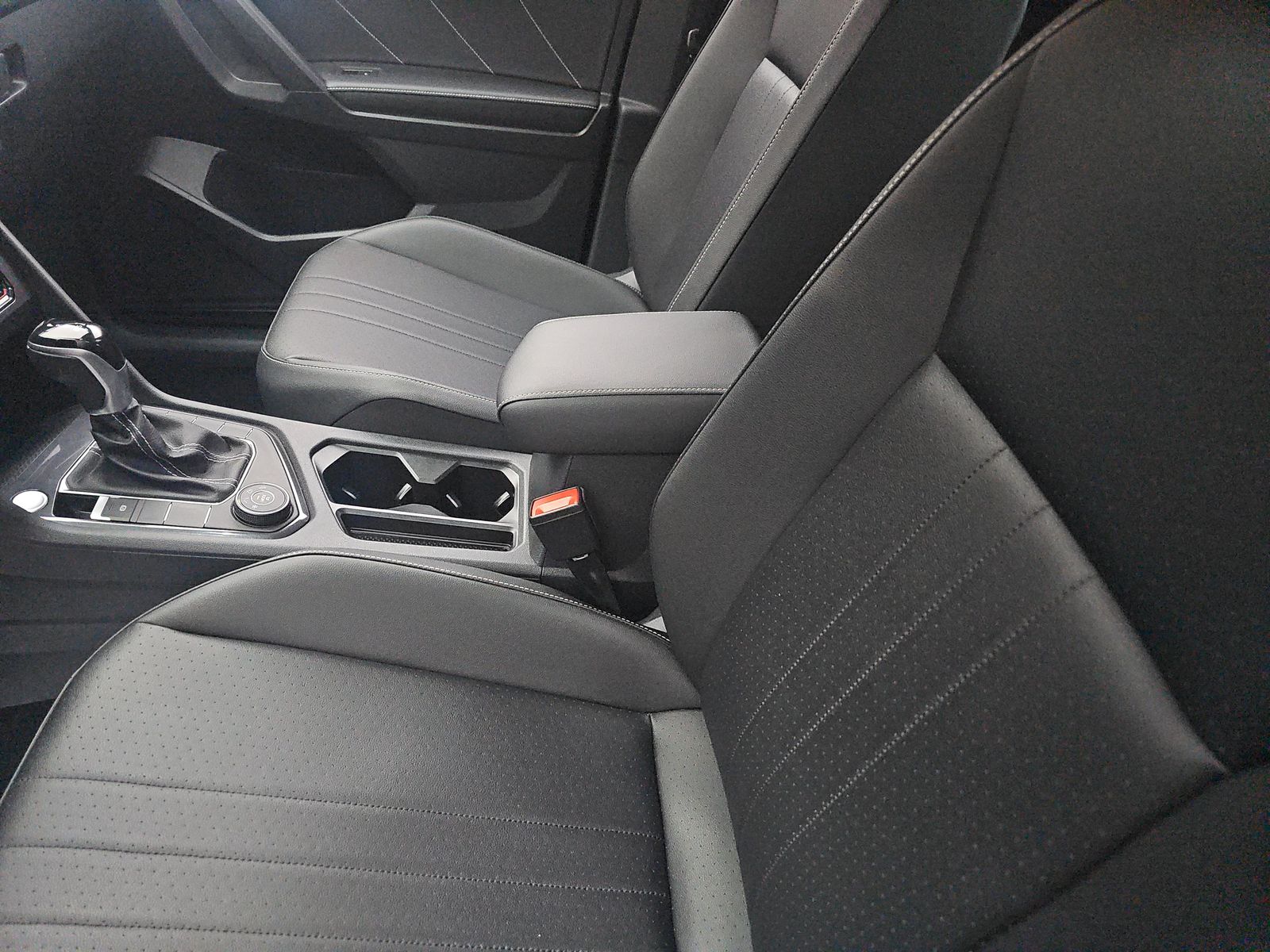 2022 Volkswagen Tiguan 2.0T SE AWD