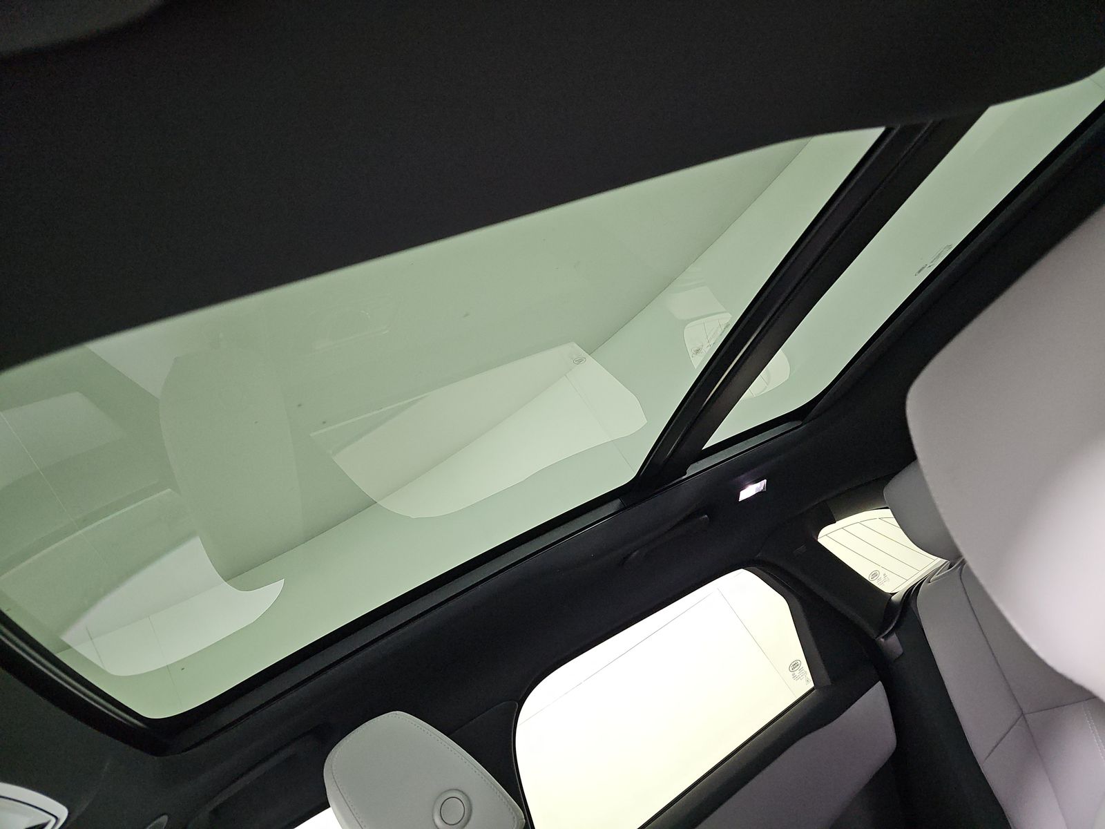 2024 Land Rover Range Rover Velar Dynamic SE AWD