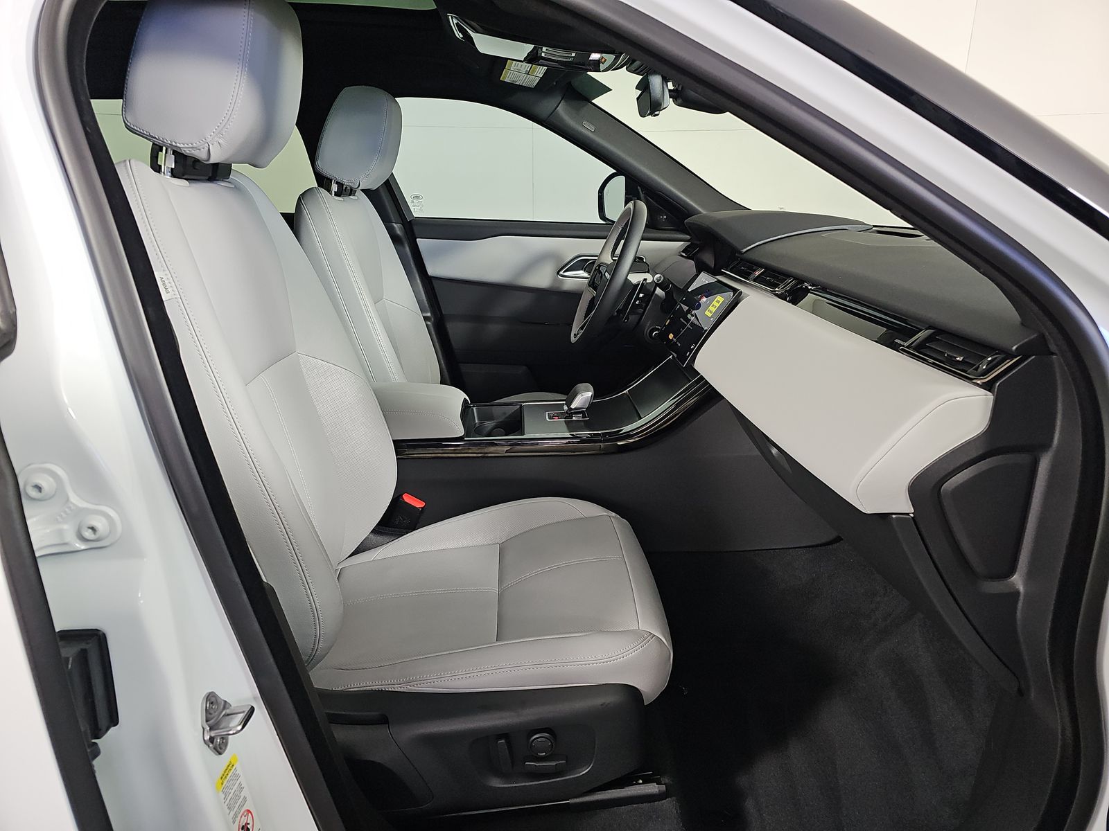 2024 Land Rover Range Rover Velar Dynamic SE AWD