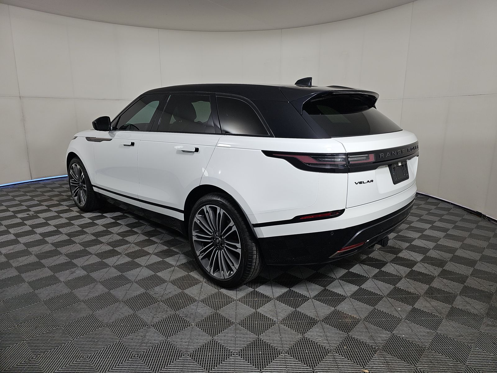 2024 Land Rover Range Rover Velar Dynamic SE AWD