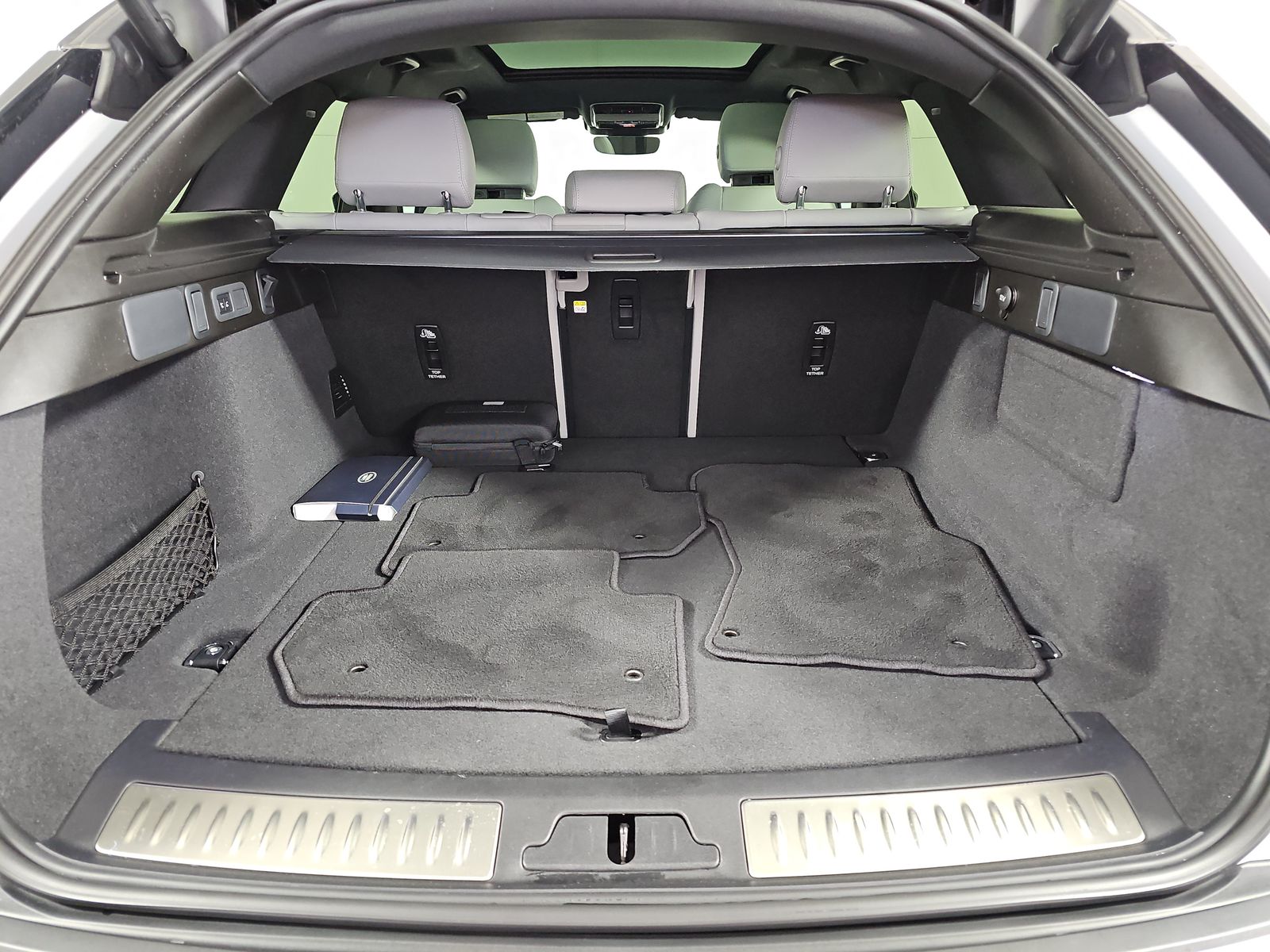 2024 Land Rover Range Rover Velar Dynamic SE AWD