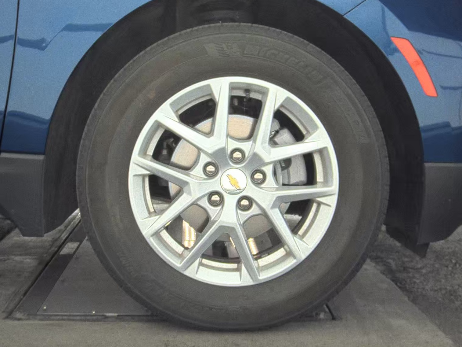 2022 Chevrolet Equinox LS FWD