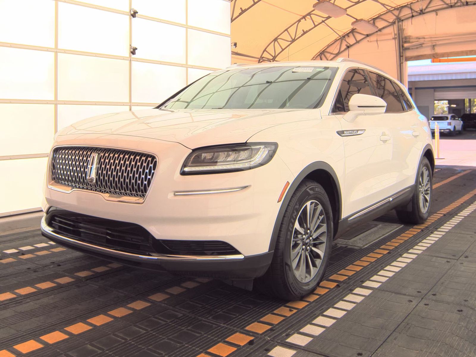 2022 Lincoln Nautilus Standard FWD