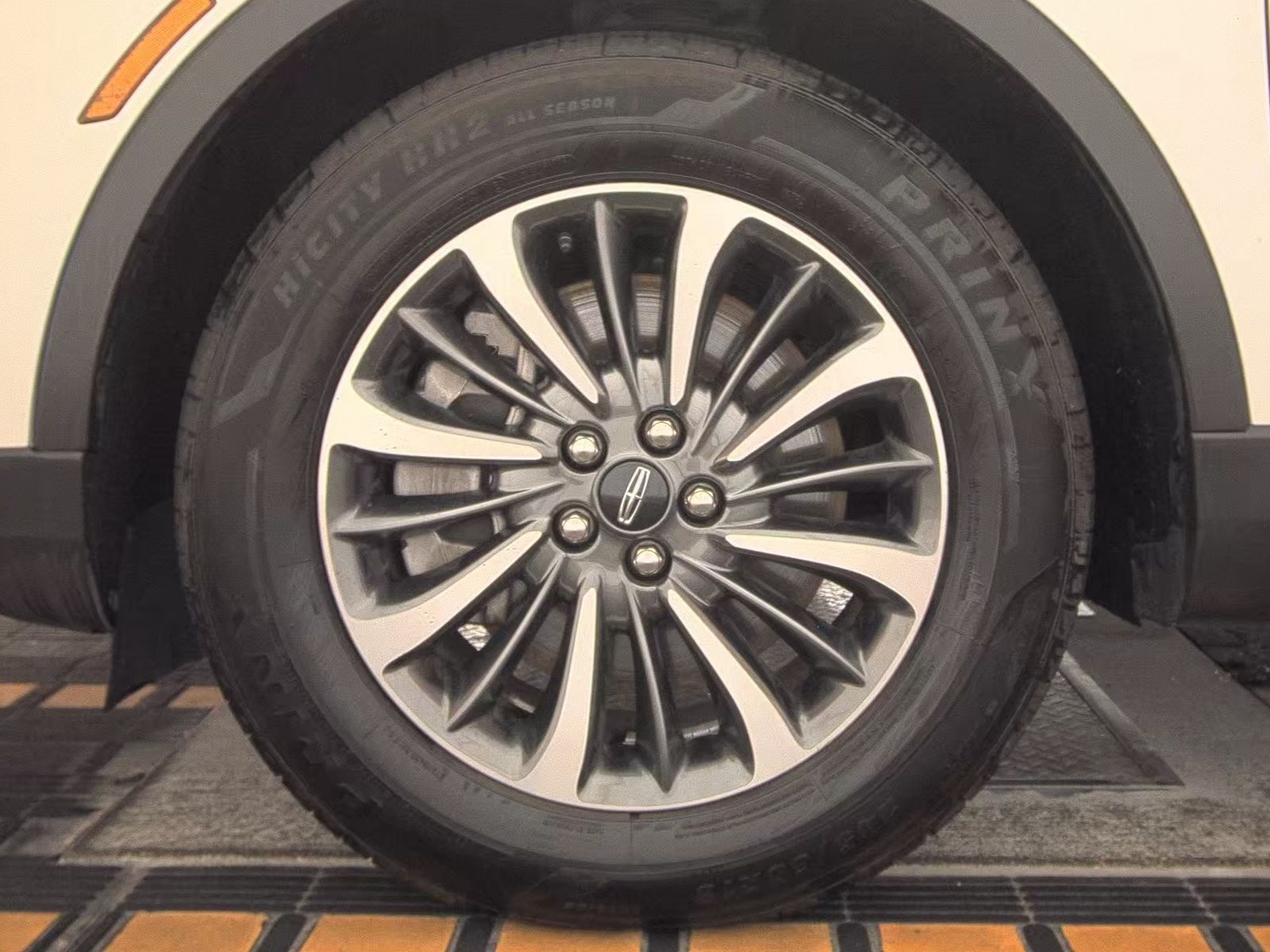 2022 Lincoln Nautilus Standard FWD