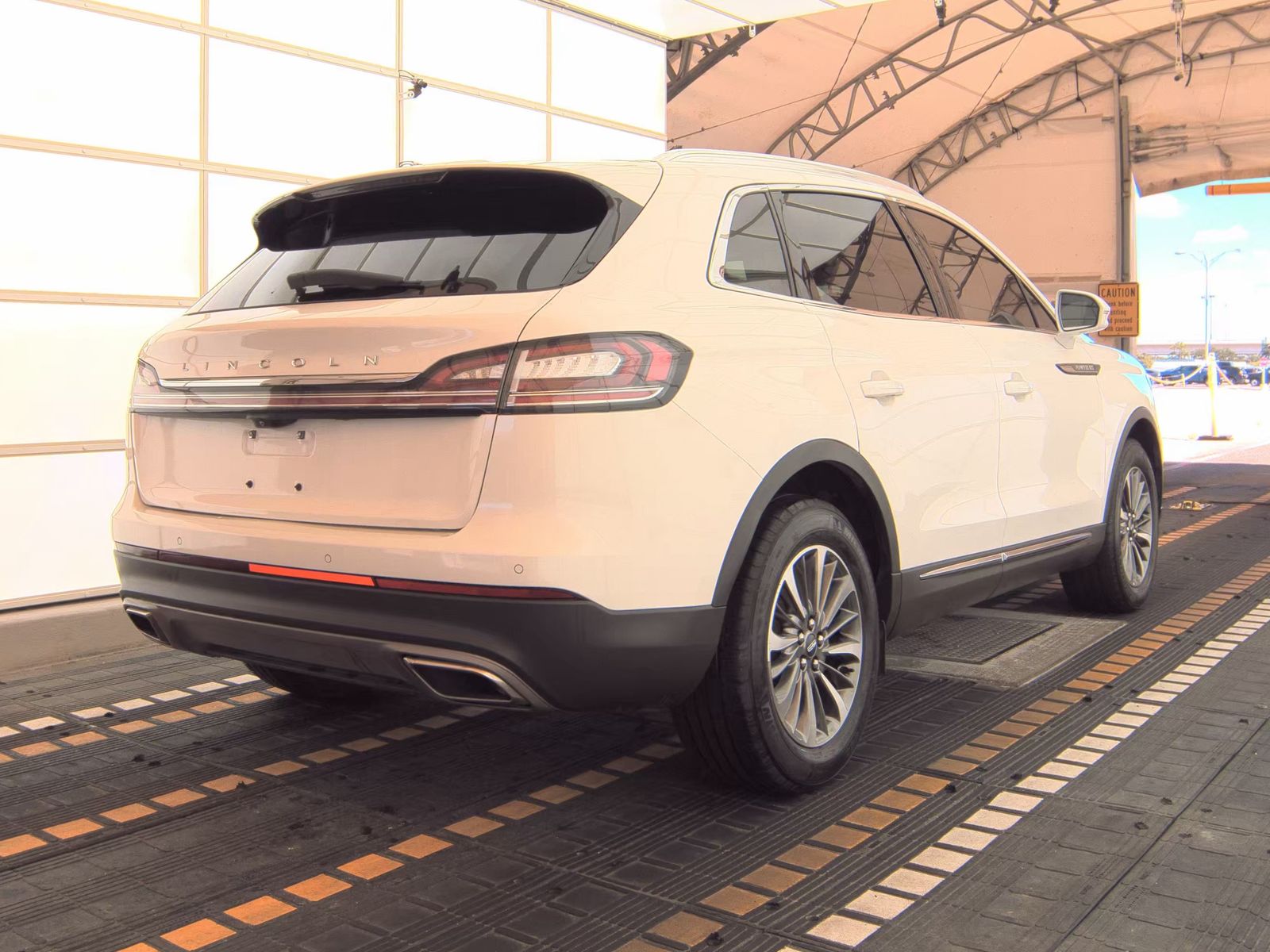 2022 Lincoln Nautilus Standard FWD
