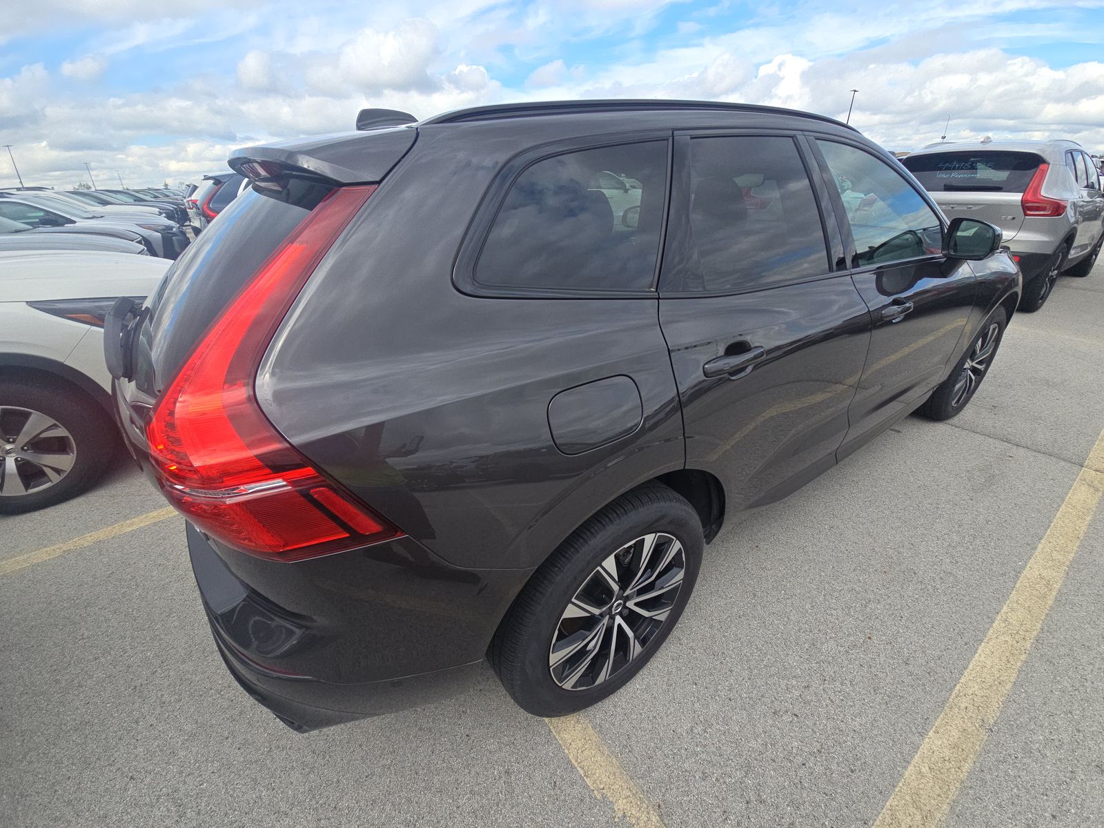 2025 Volvo XC60 B5 Plus AWD