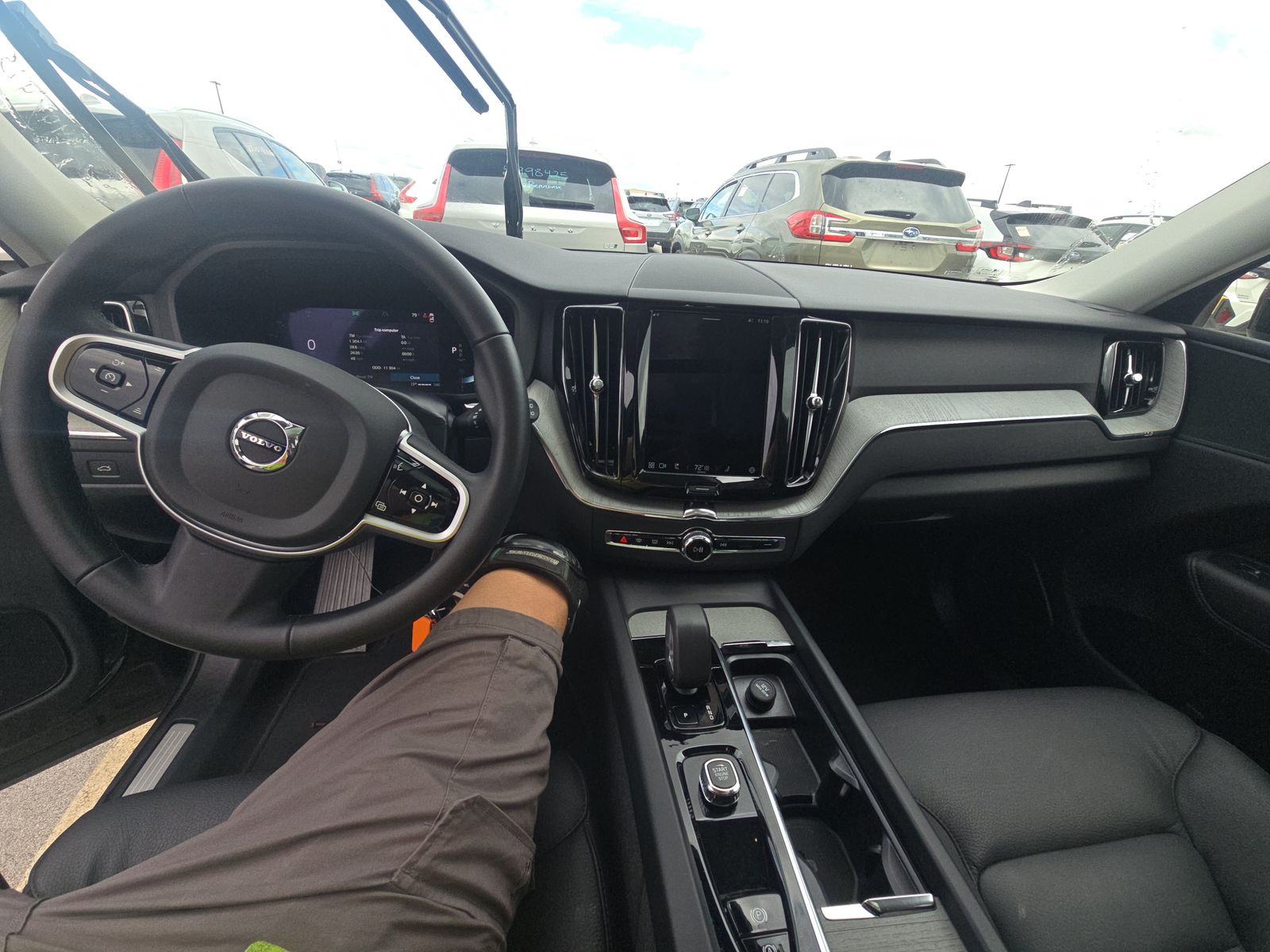 2025 Volvo XC60 B5 Plus AWD