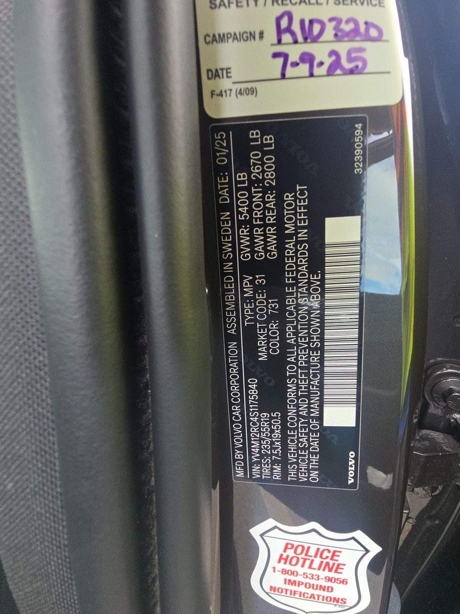 2025 Volvo XC60 B5 Plus AWD