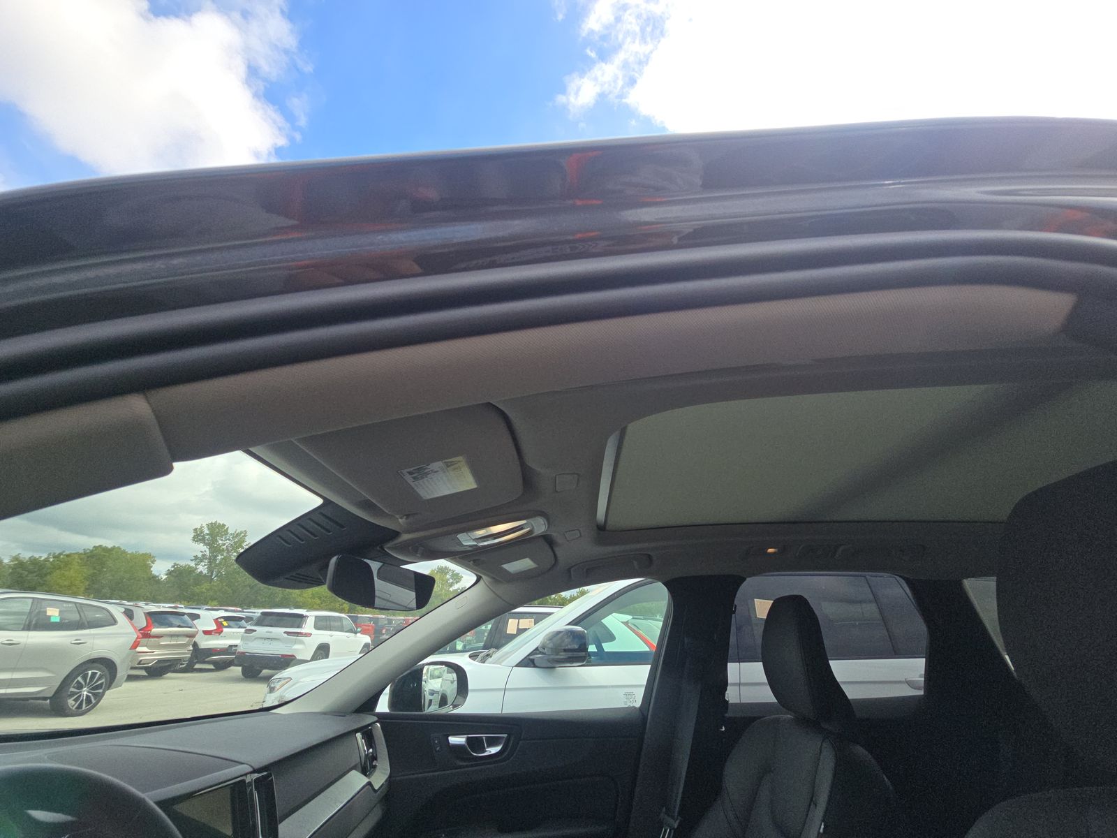 2025 Volvo XC60 B5 Plus AWD