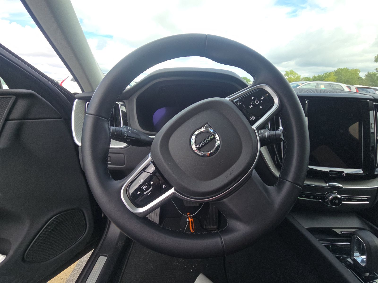 2025 Volvo XC60 B5 Plus AWD