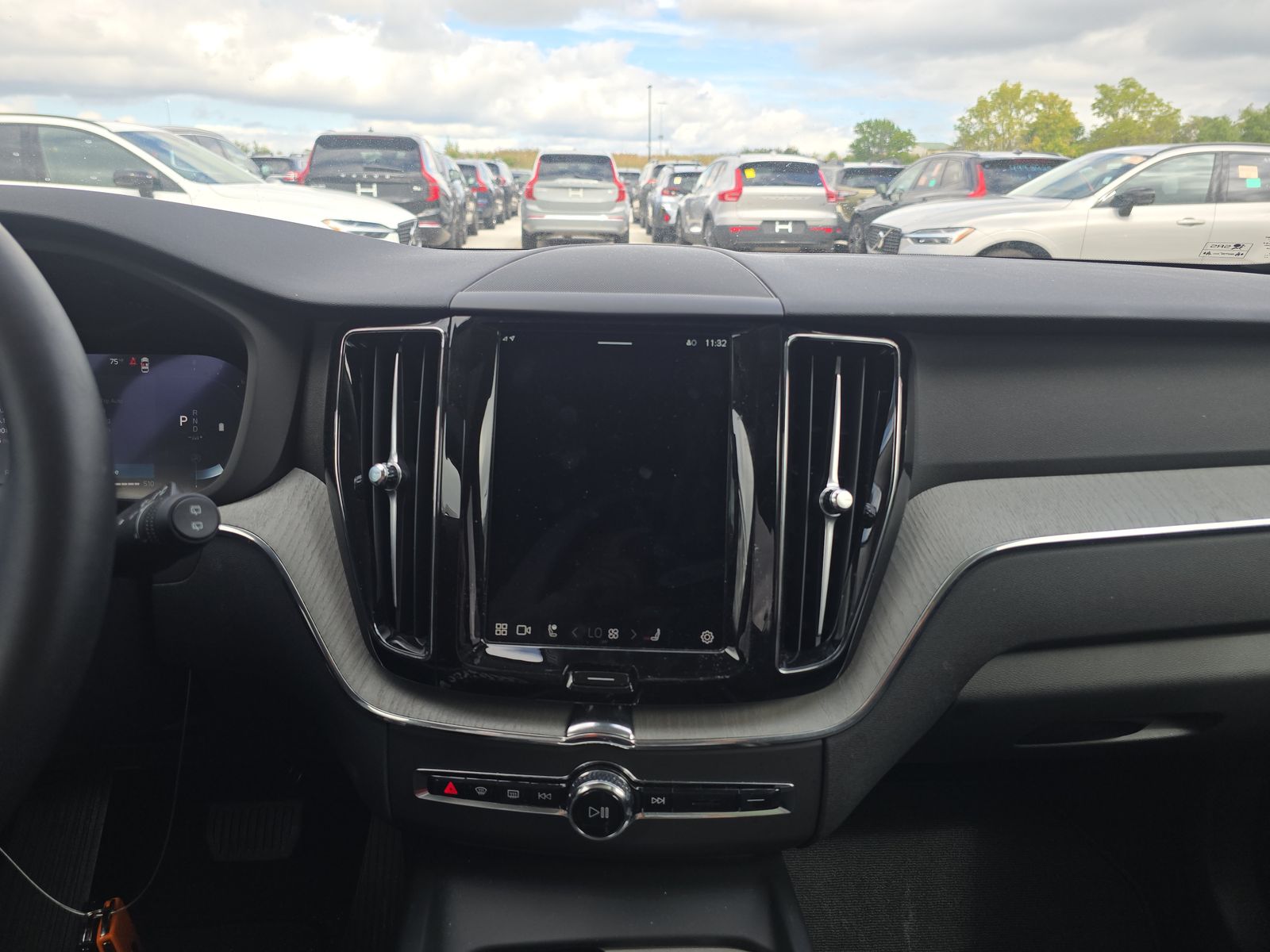 2025 Volvo XC60 B5 Plus AWD