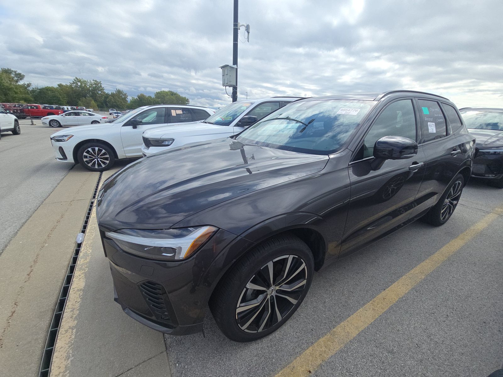 2025 Volvo XC60 B5 Plus AWD