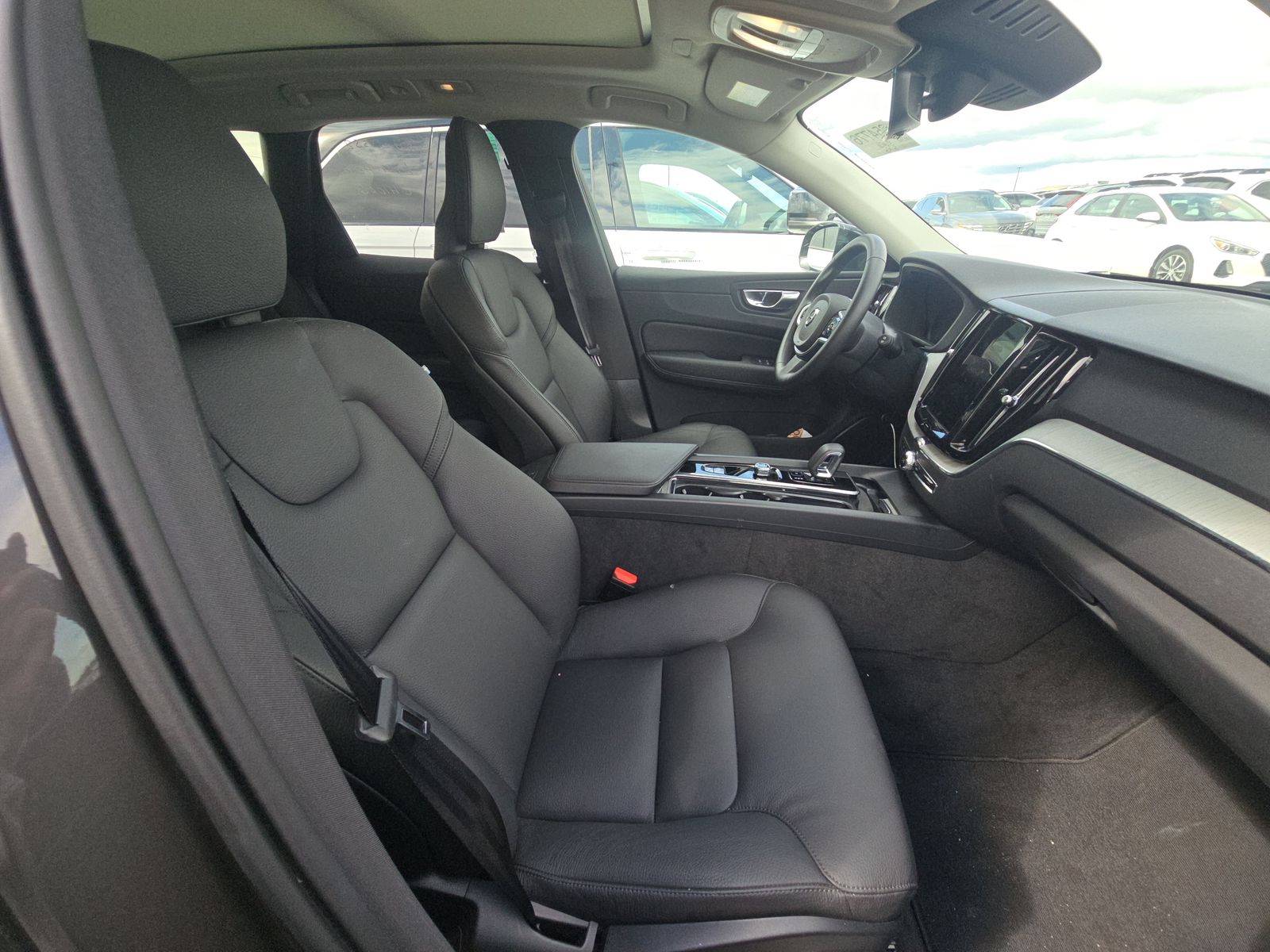 2025 Volvo XC60 B5 Plus AWD