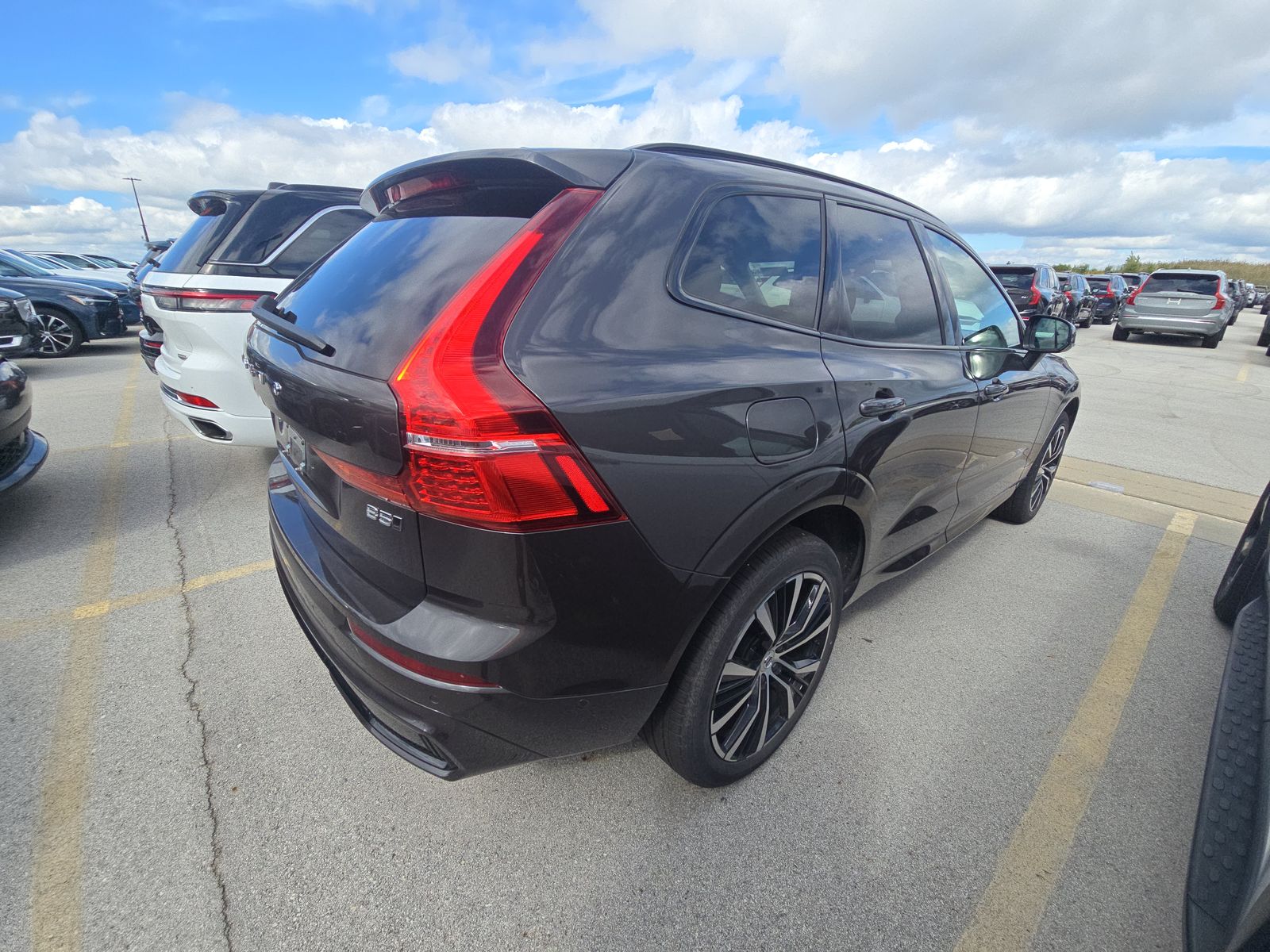2025 Volvo XC60 B5 Plus AWD