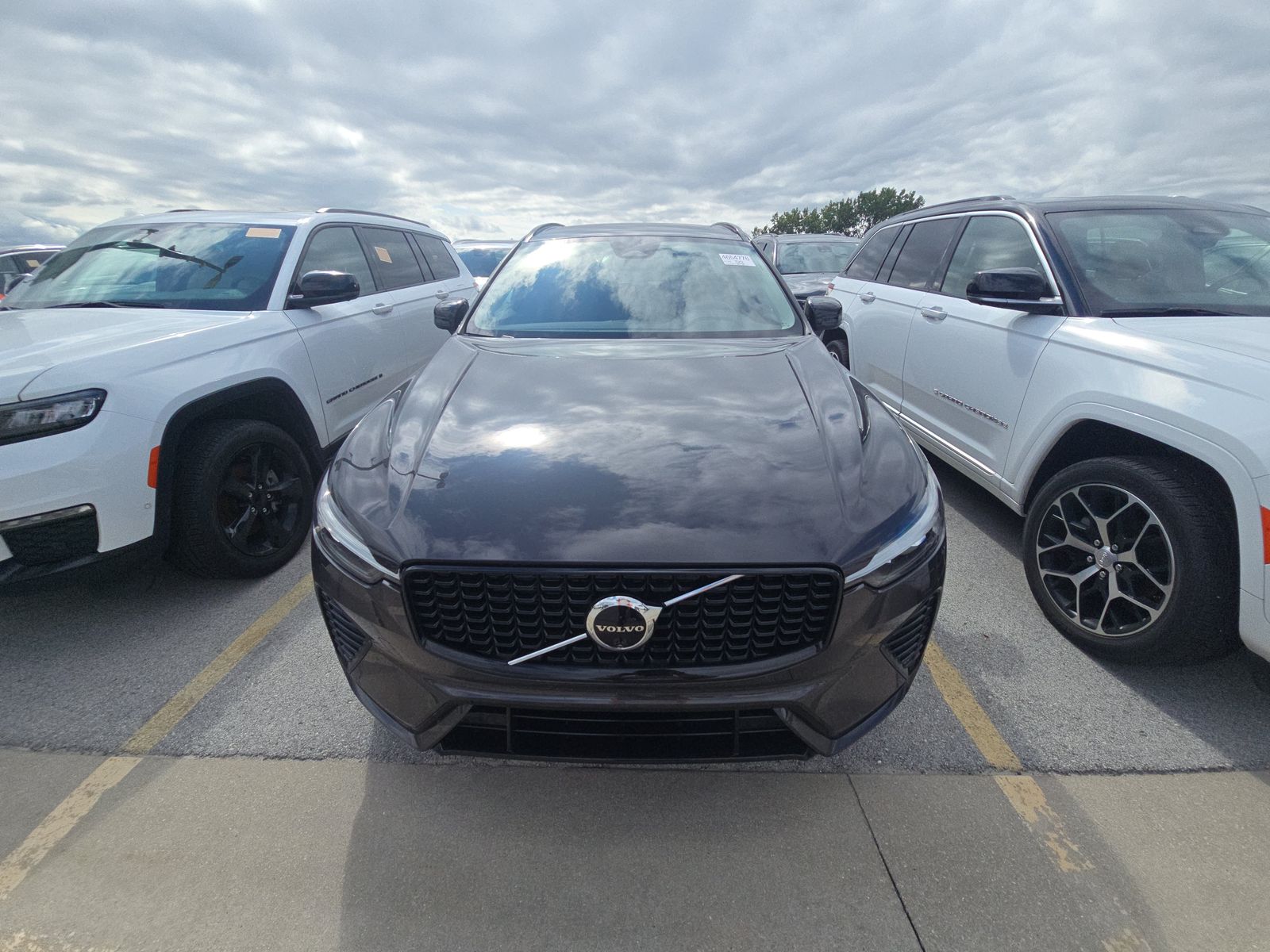 2025 Volvo XC60 B5 Plus AWD