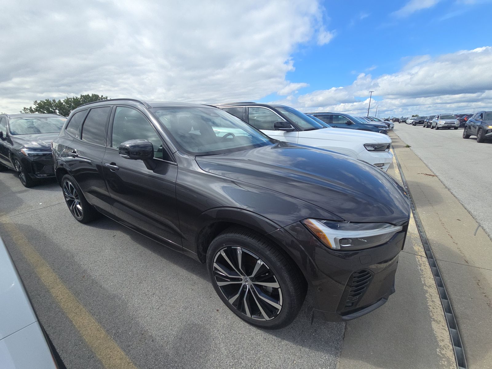 2025 Volvo XC60 B5 Plus AWD