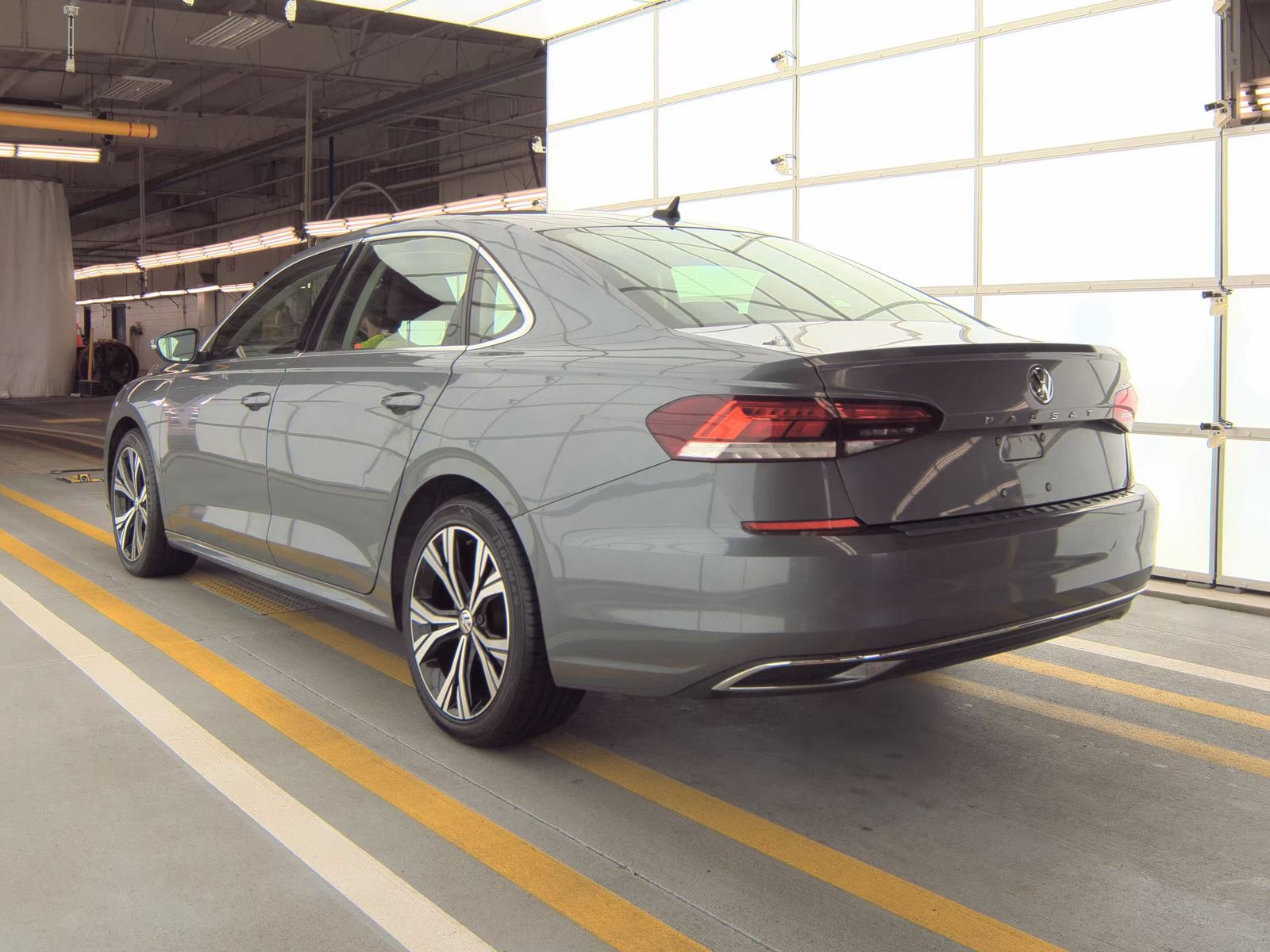 2021 Volkswagen Passat 2.0T SE FWD