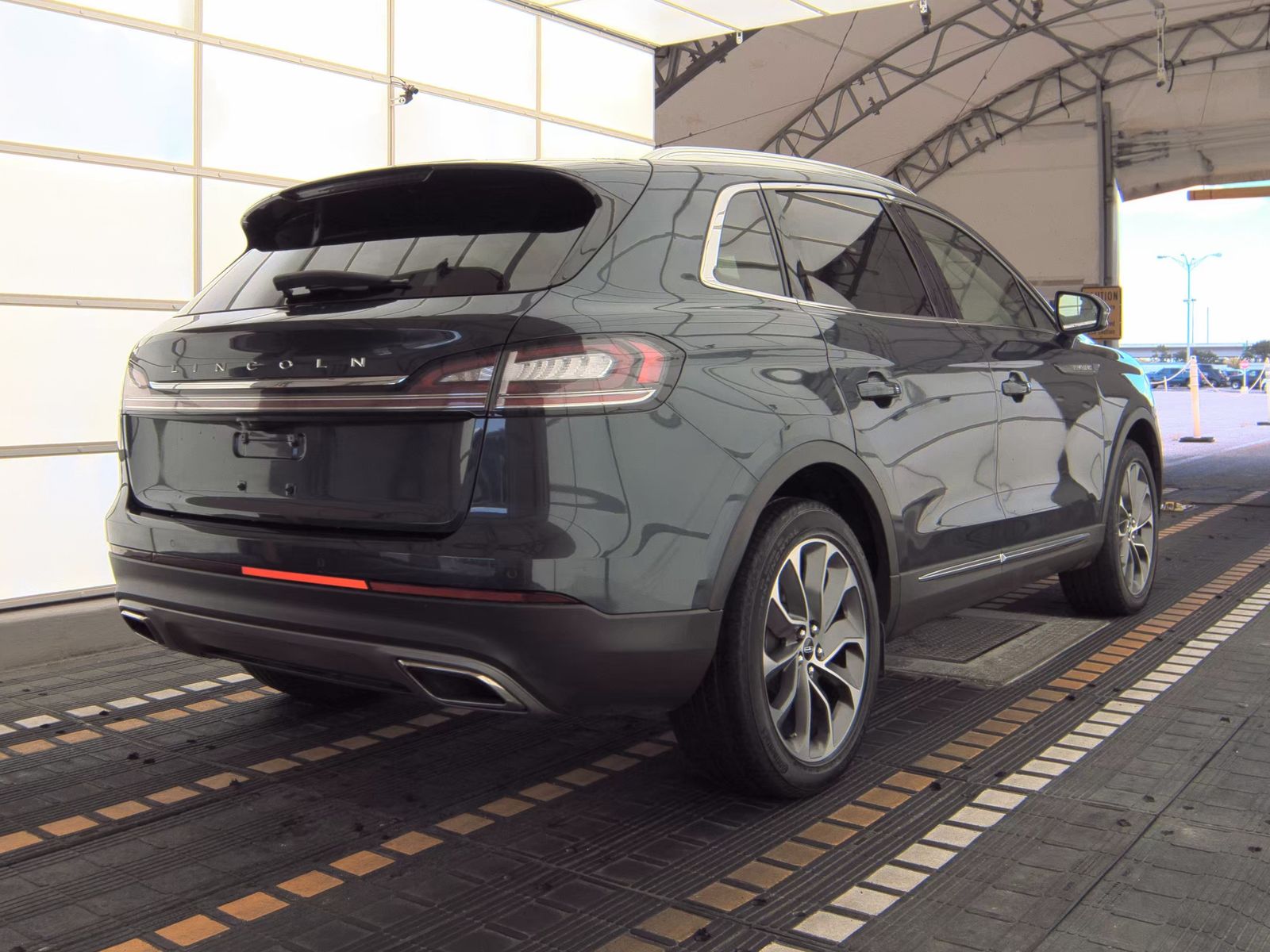 2022 Lincoln Nautilus Reserve FWD