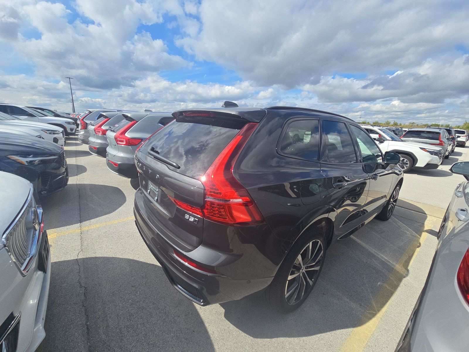 2025 Volvo XC60 B5 Plus AWD