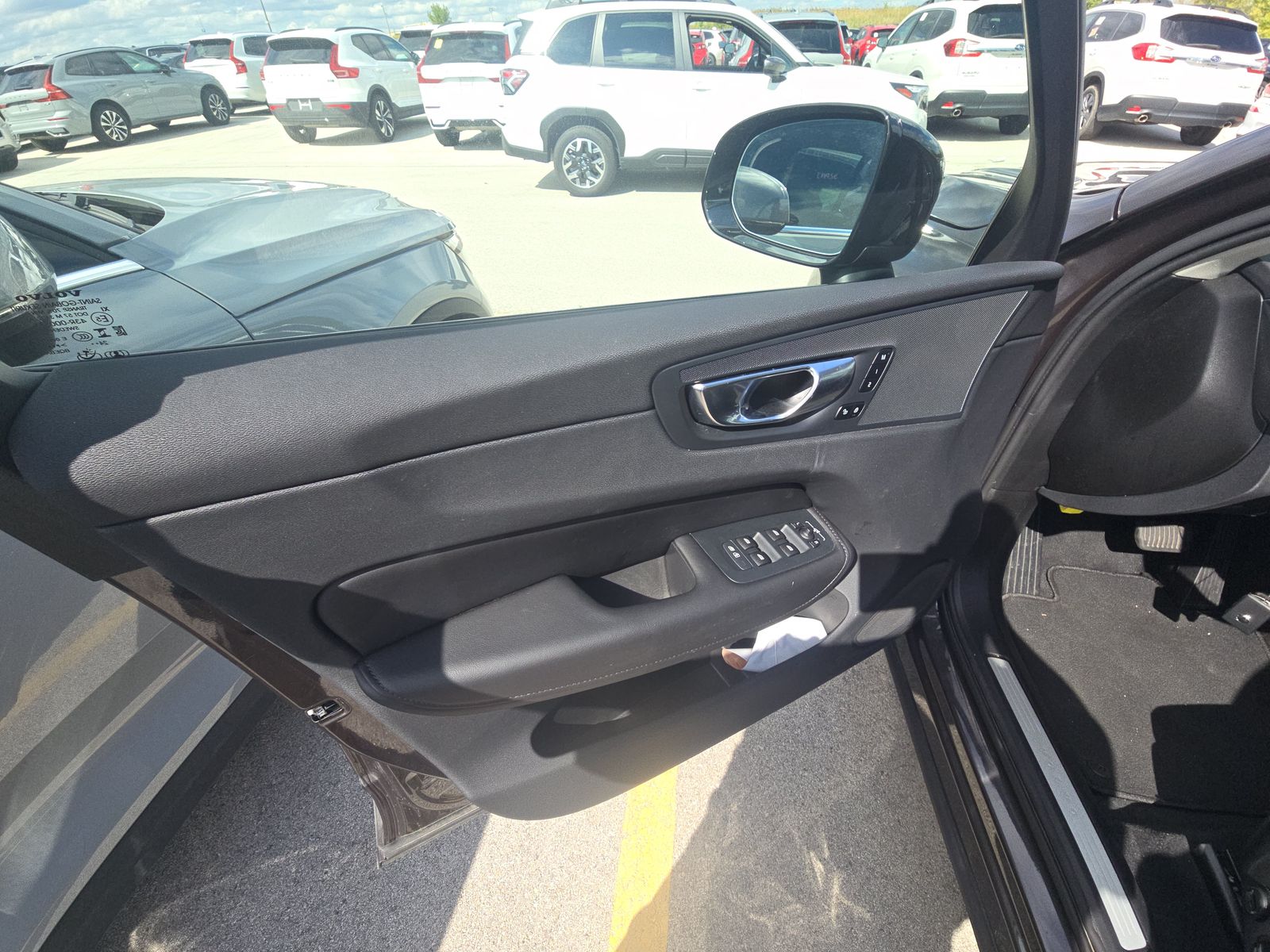 2025 Volvo XC60 B5 Plus AWD