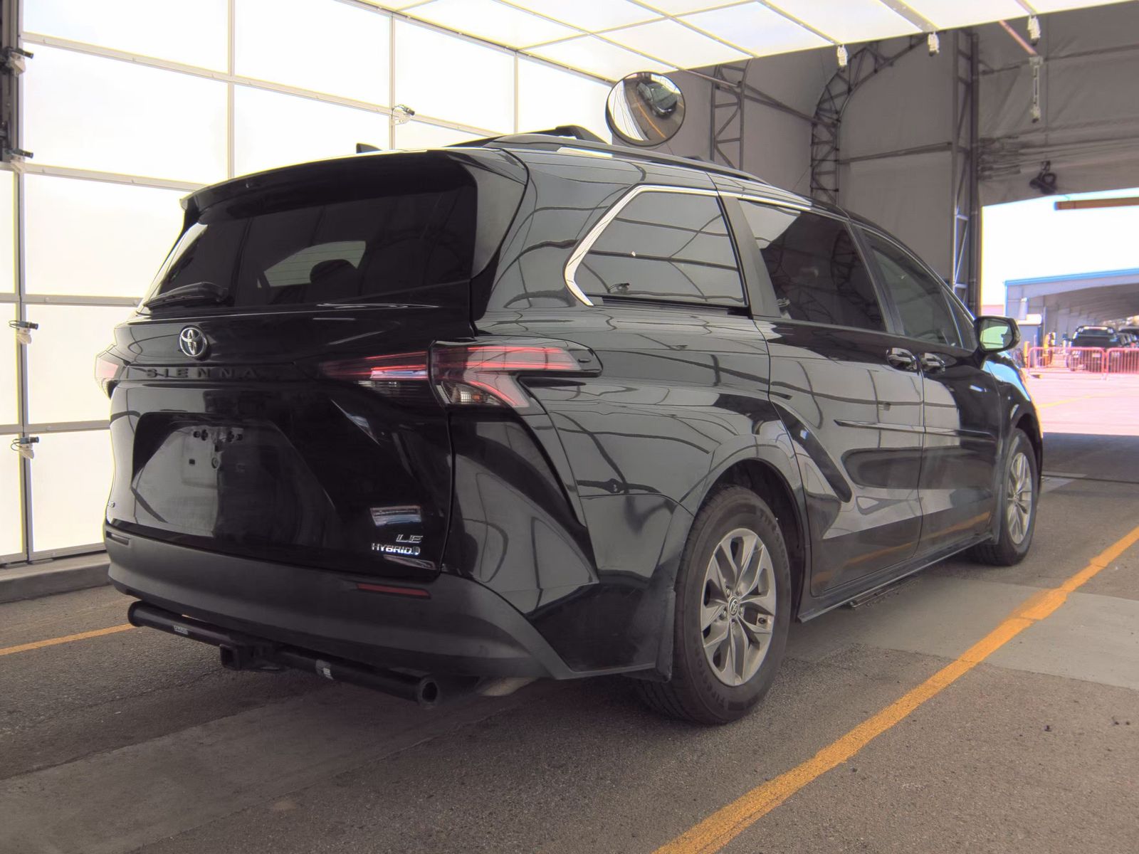 2022 Toyota Sienna LE AWD