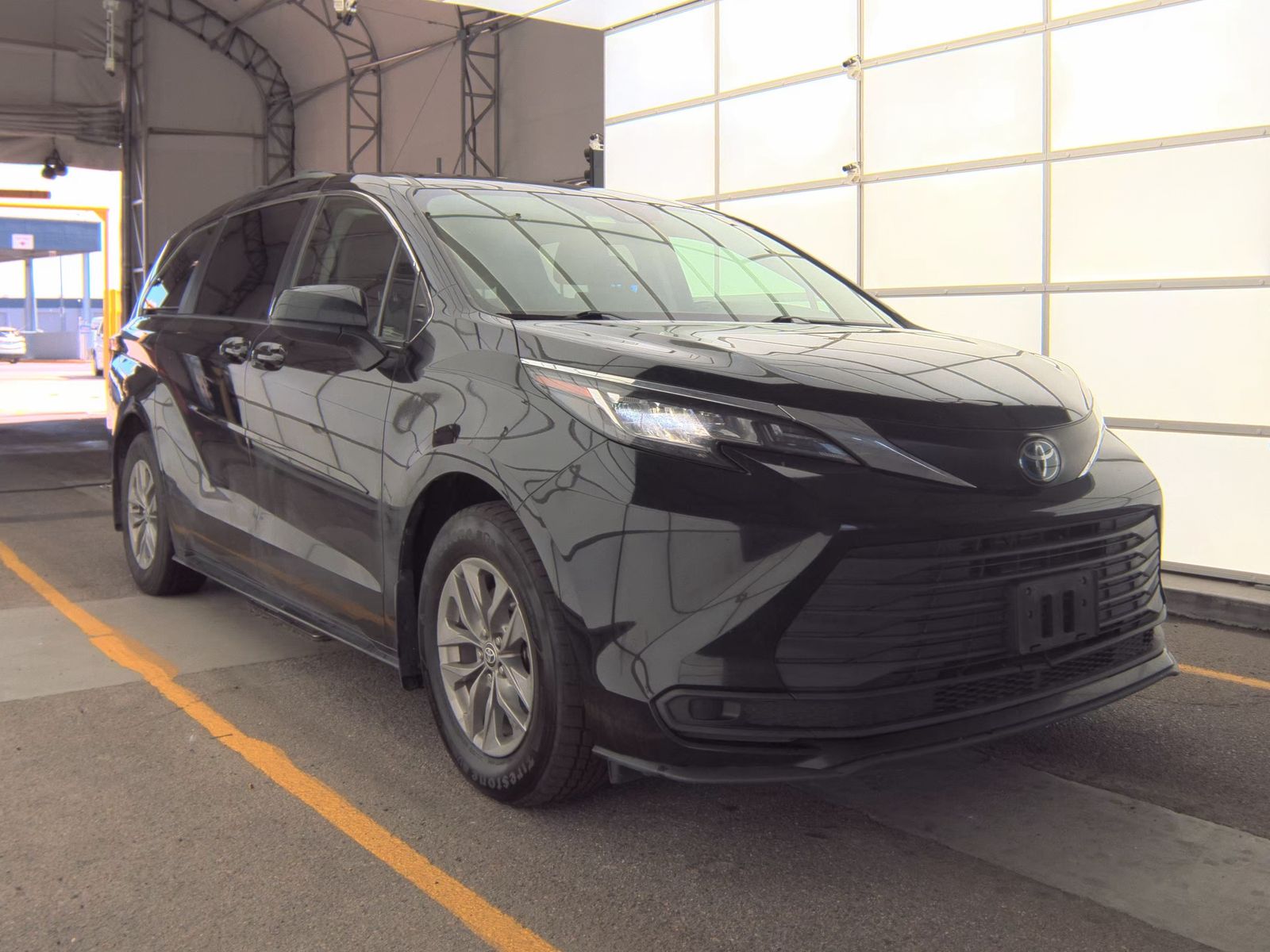 2022 Toyota Sienna LE AWD