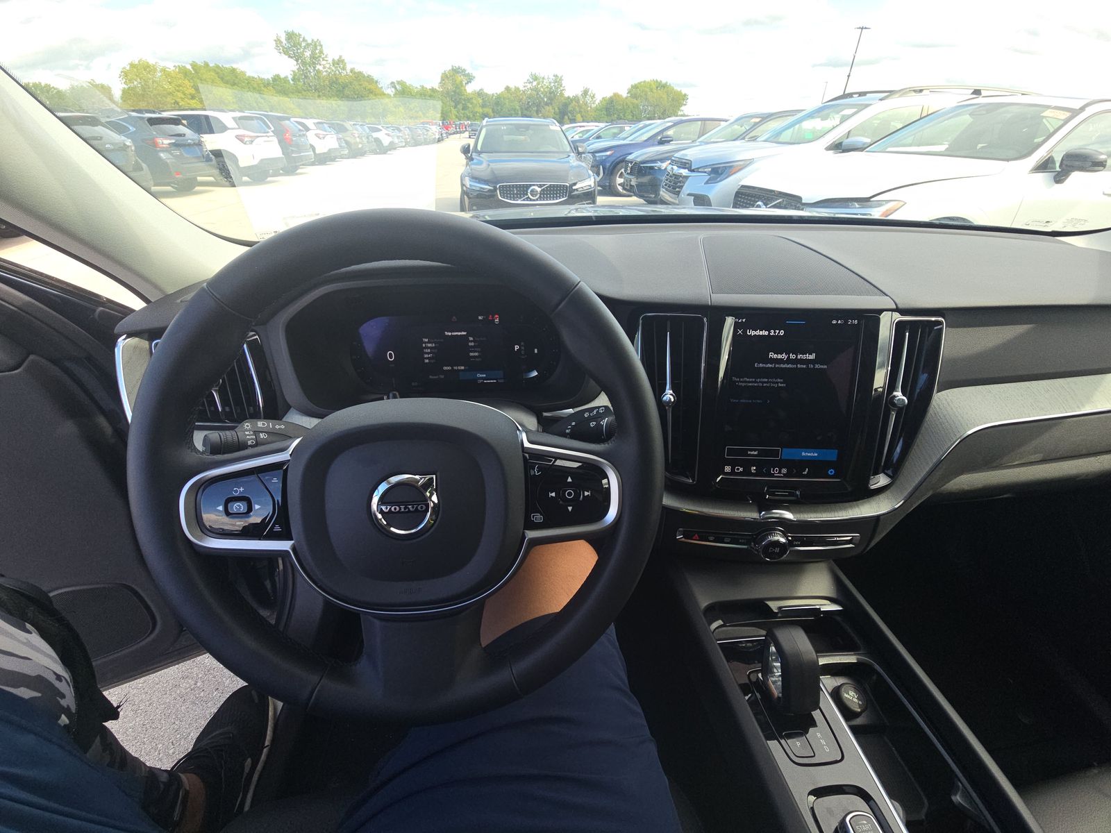 2025 Volvo XC60 B5 Plus AWD