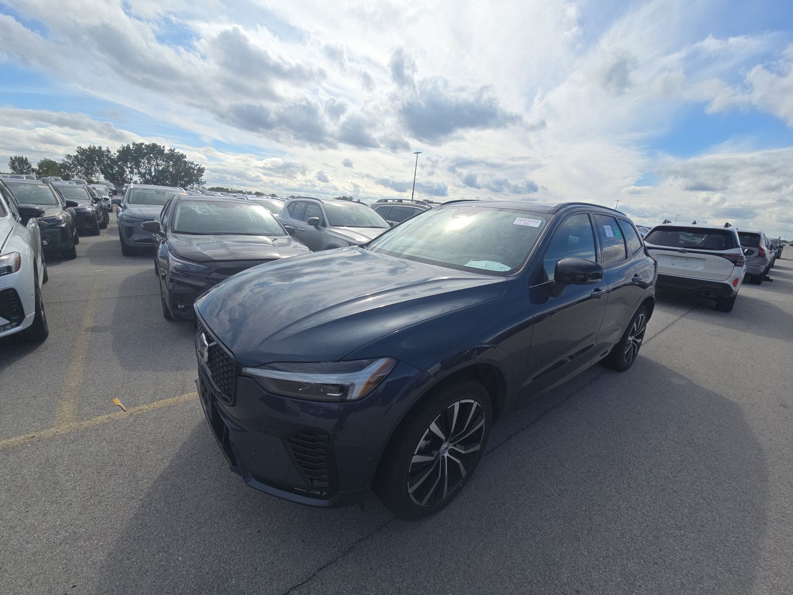 2025 Volvo XC60 B5 Plus AWD