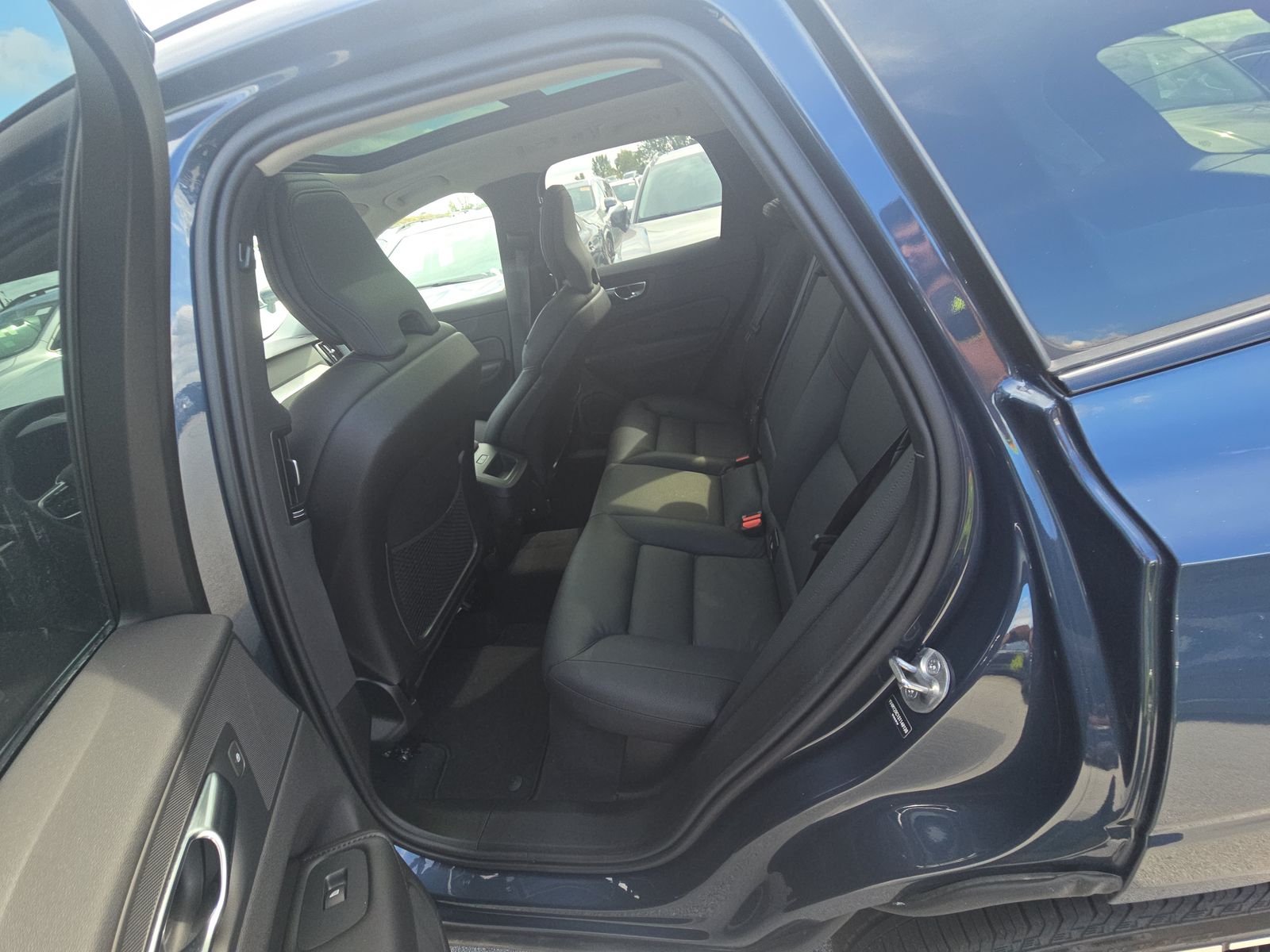 2025 Volvo XC60 B5 Plus AWD