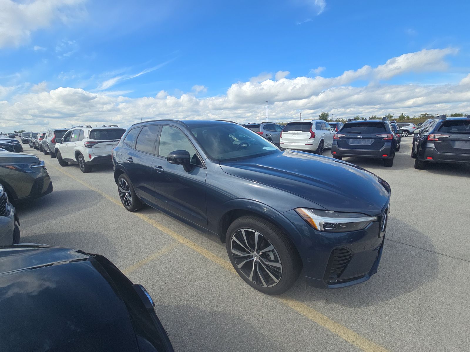 2025 Volvo XC60 B5 Plus AWD