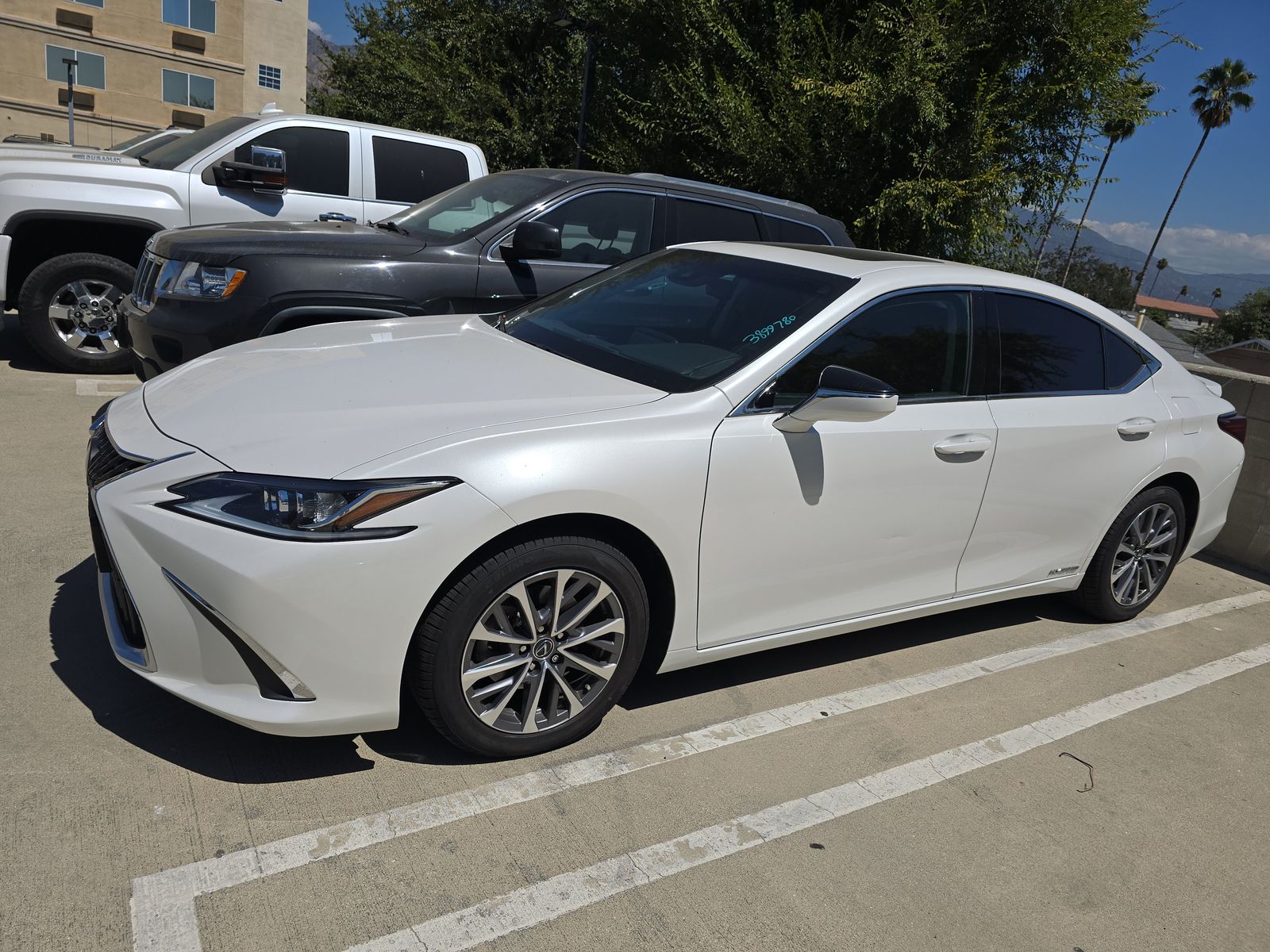 2022 Lexus ES 300h